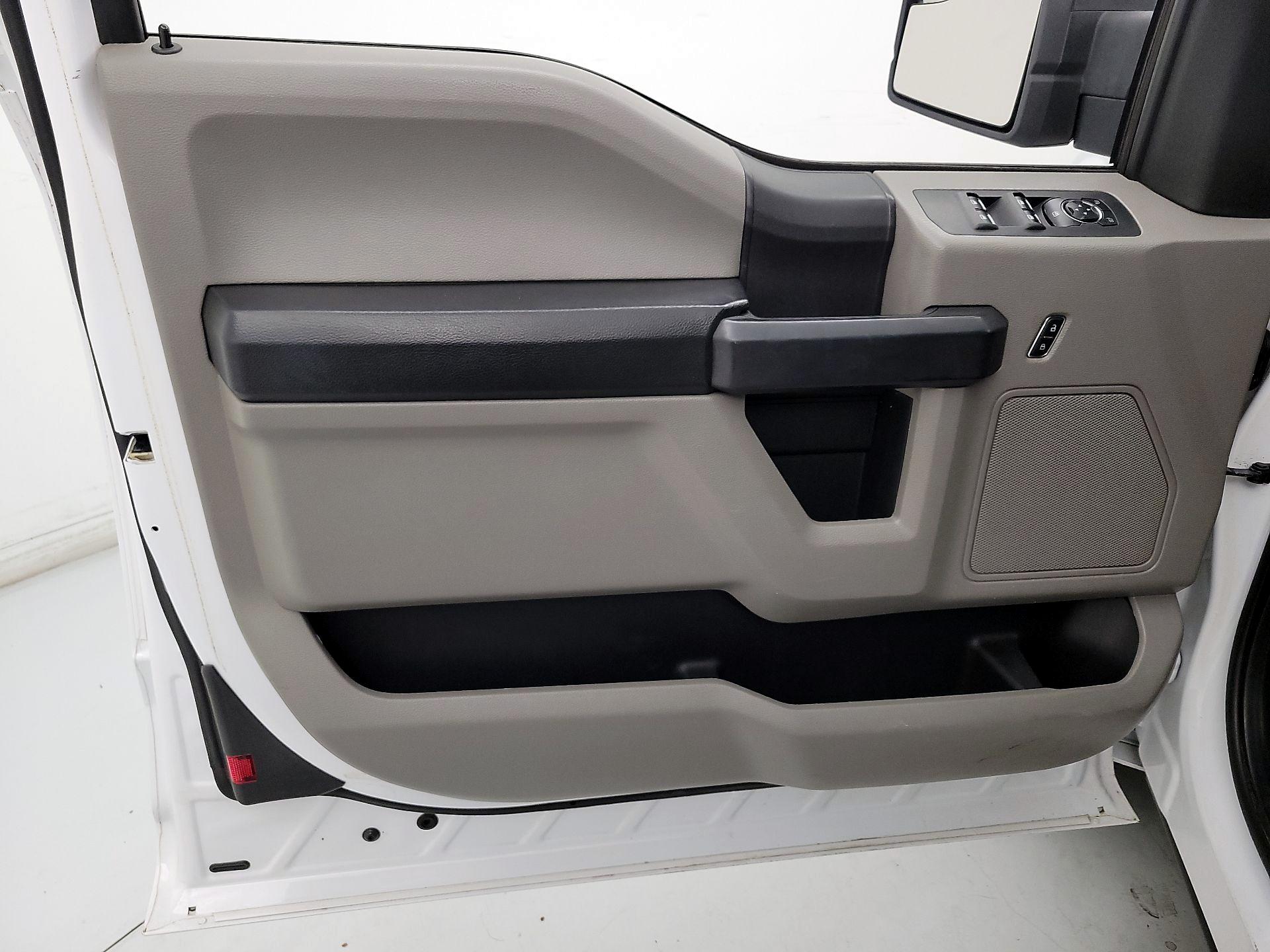 Thumbnail: 2016 Ford F-150 - 12