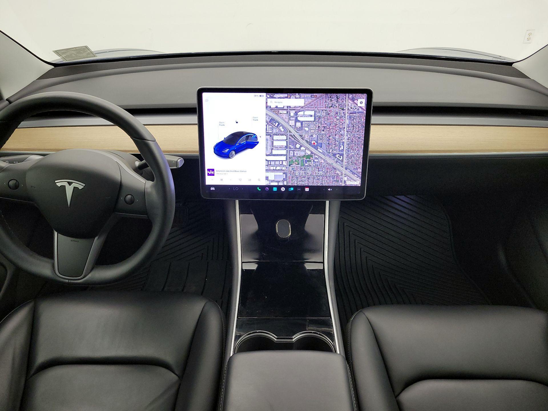 Thumbnail: 2020 Tesla Model 3 - 9