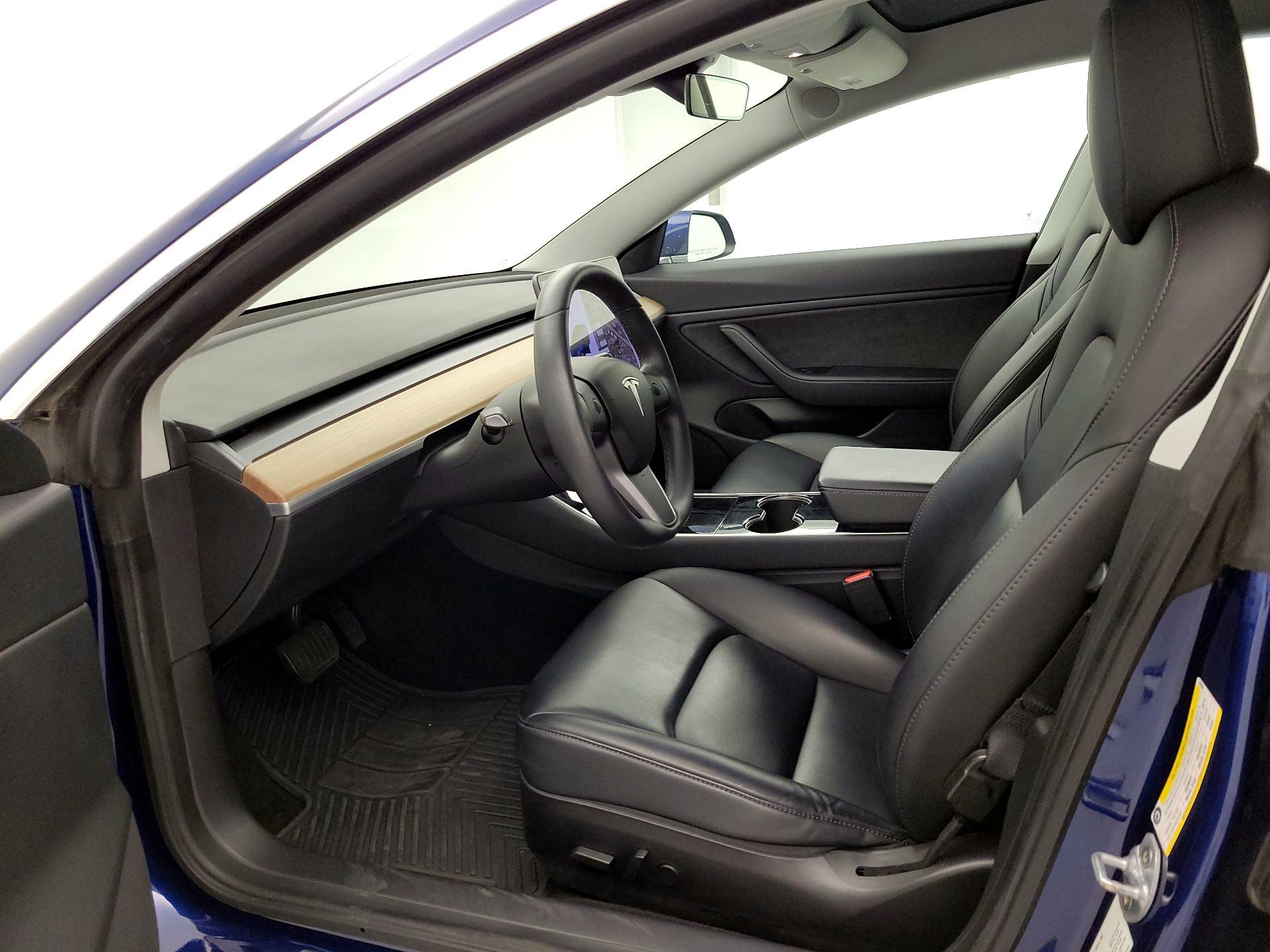 Thumbnail: 2020 Tesla Model 3 - 11