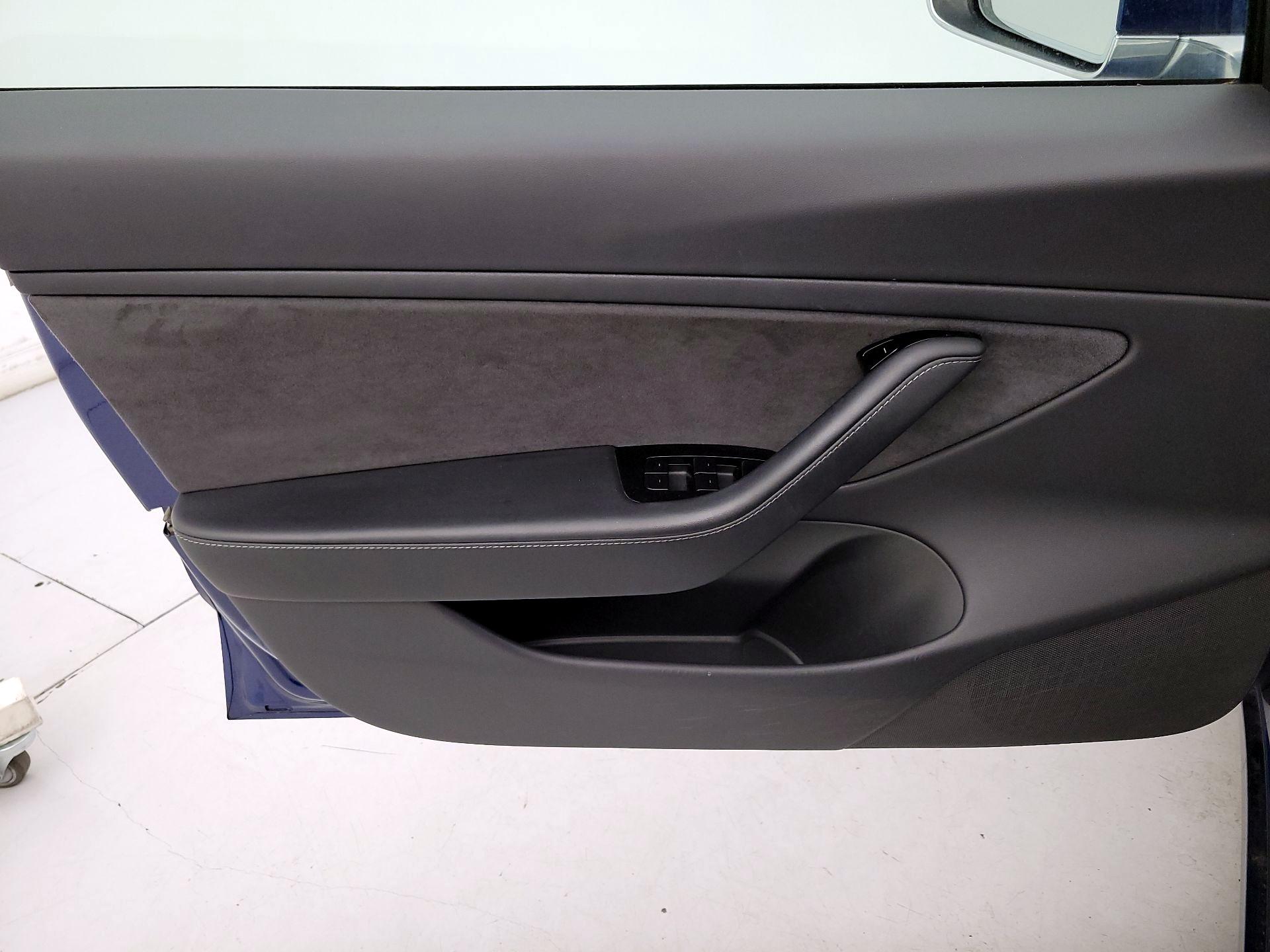 Thumbnail: 2020 Tesla Model 3 - 12