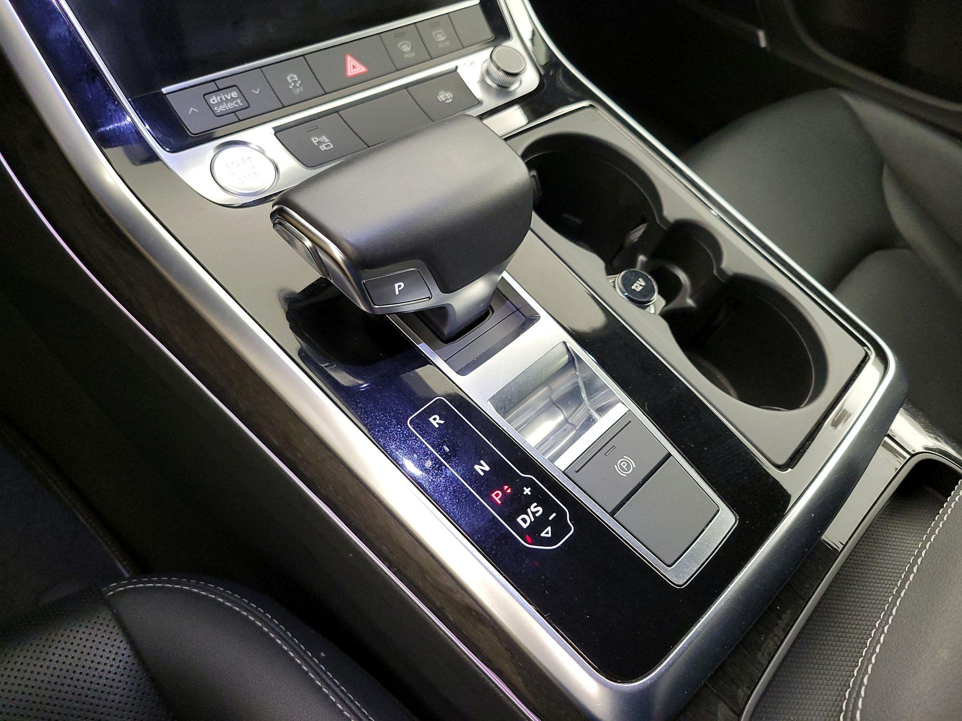 Thumbnail: 2019 Audi Q8 - 18