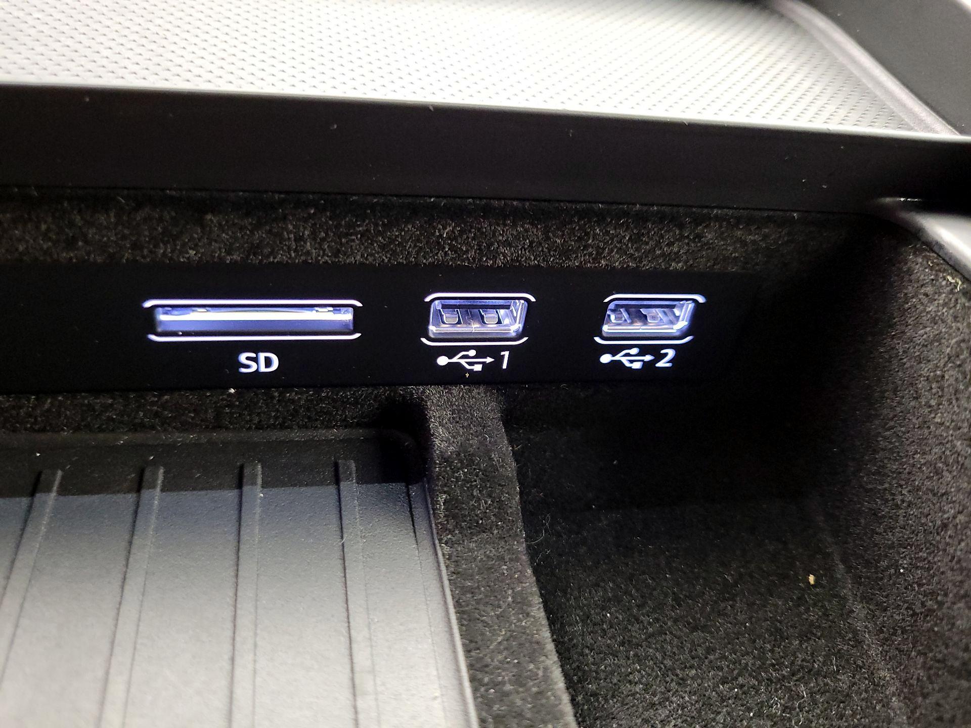 Thumbnail: 2019 Audi Q8 - 19