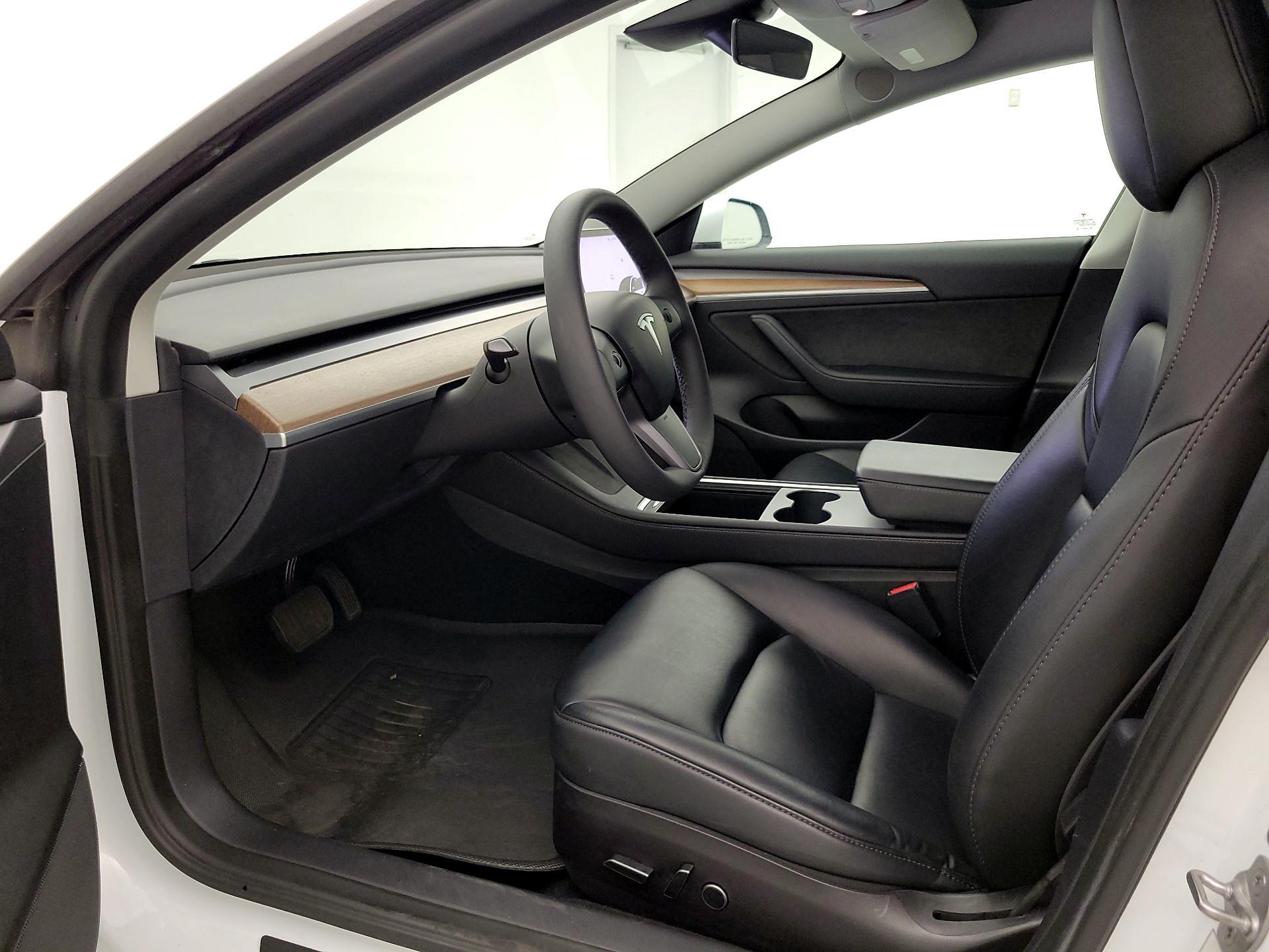 Thumbnail: 2022 Tesla Model 3 - 11