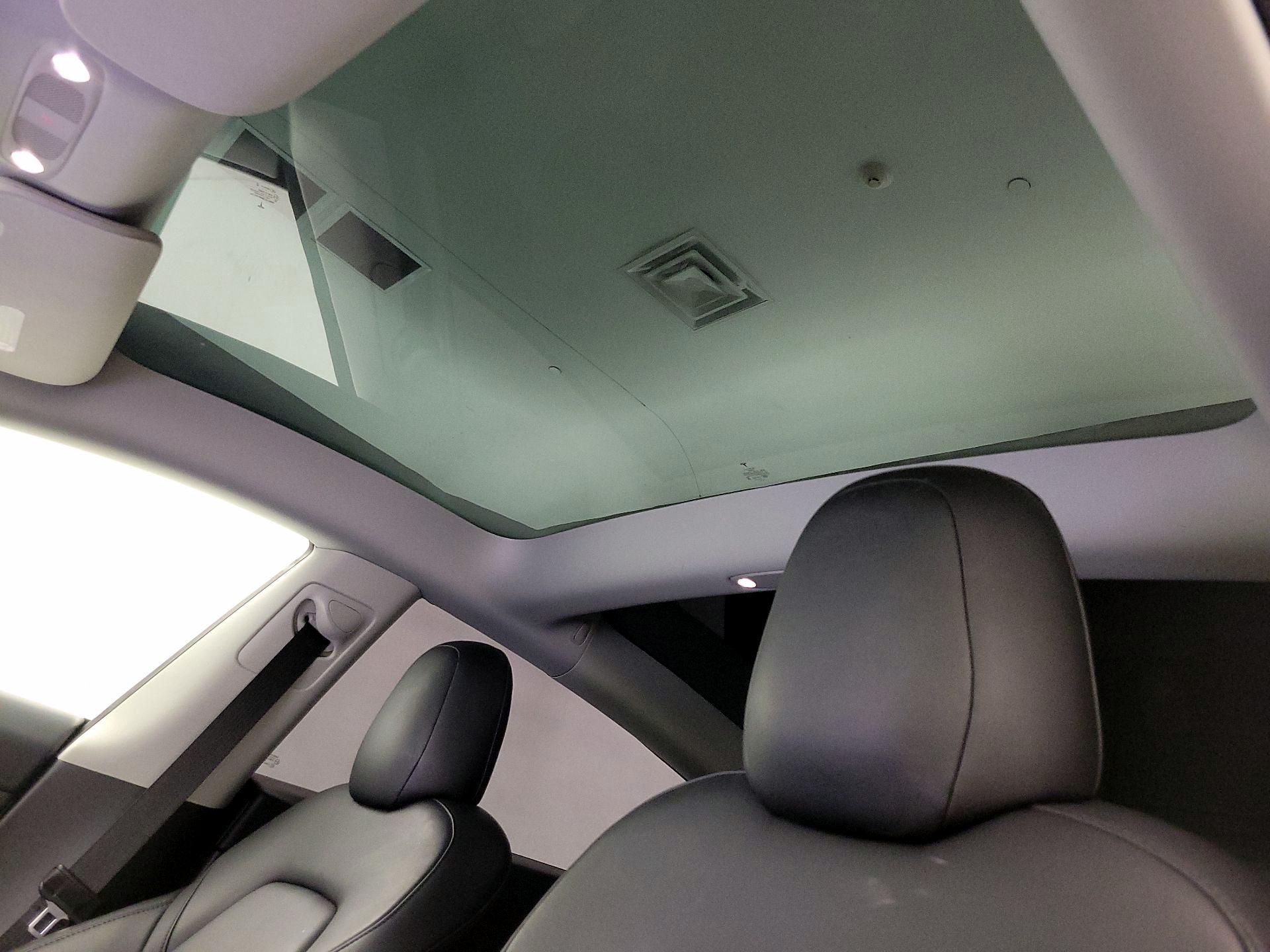 Thumbnail: 2022 Tesla Model 3 - 18