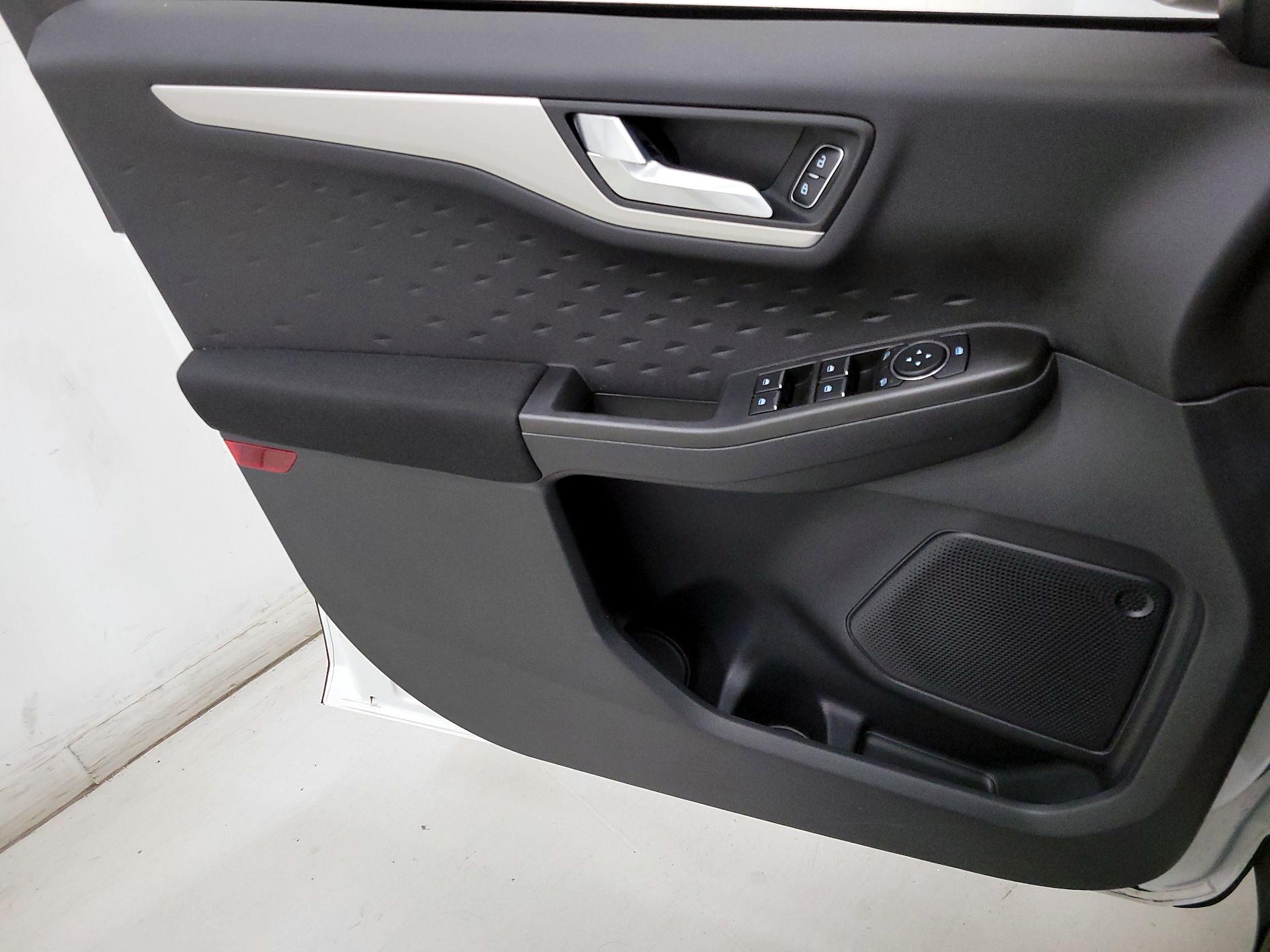 Thumbnail: 2020 Ford Escape - 12