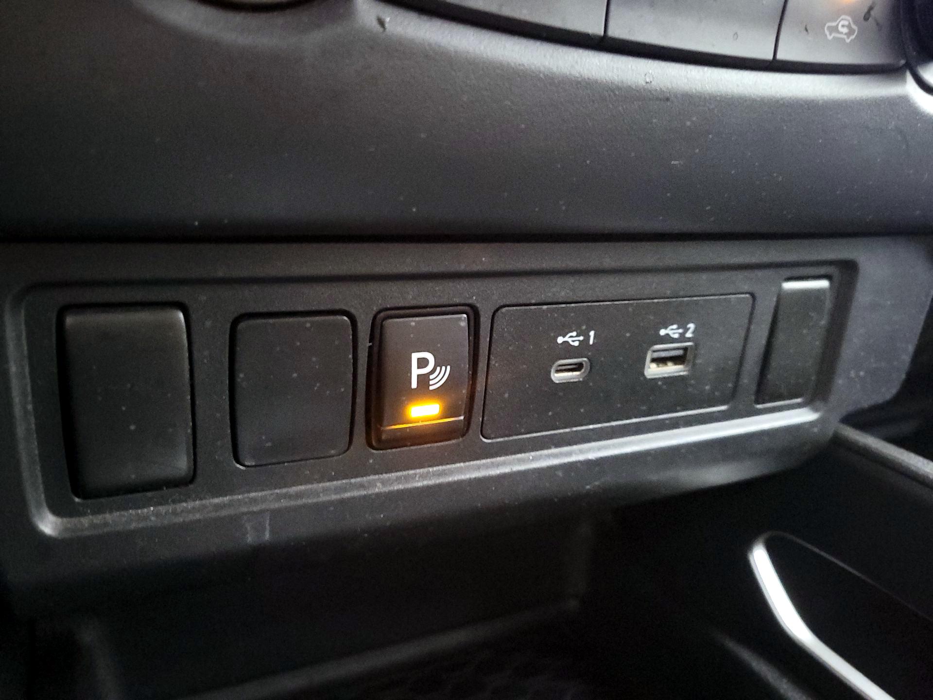 Thumbnail: 2022 Nissan Frontier - 18