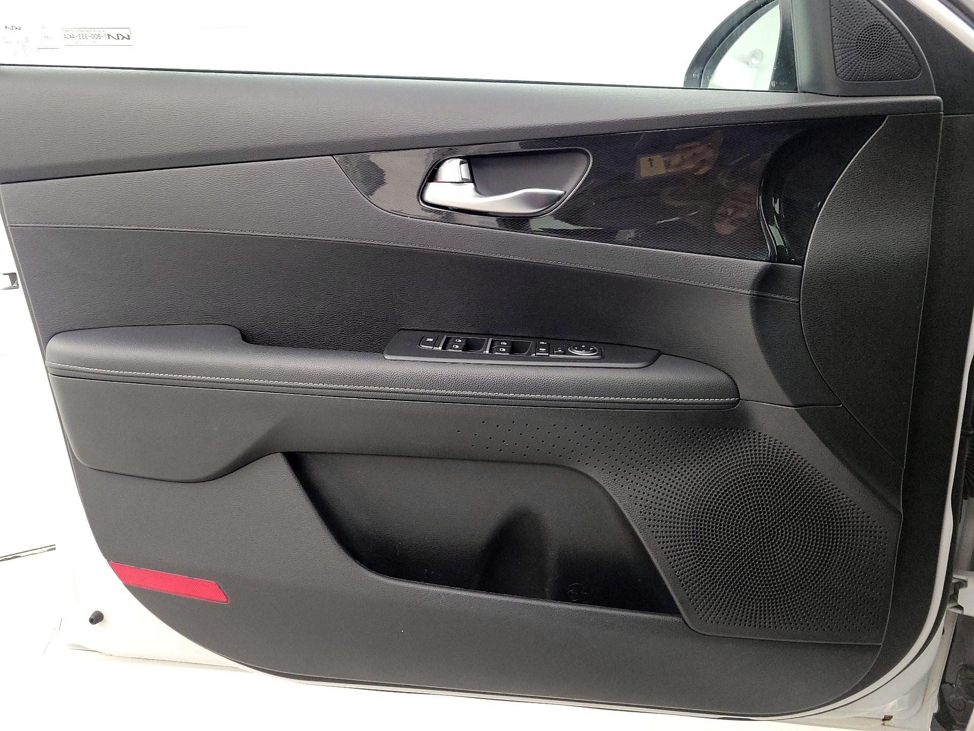 Thumbnail: 2023 Kia Forte - 12