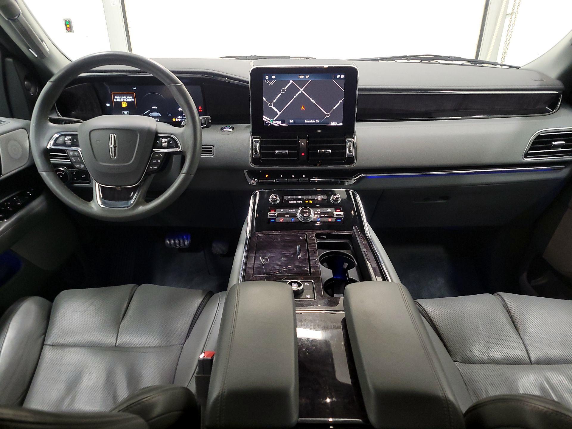 Thumbnail: 2020 Lincoln Navigator - 9