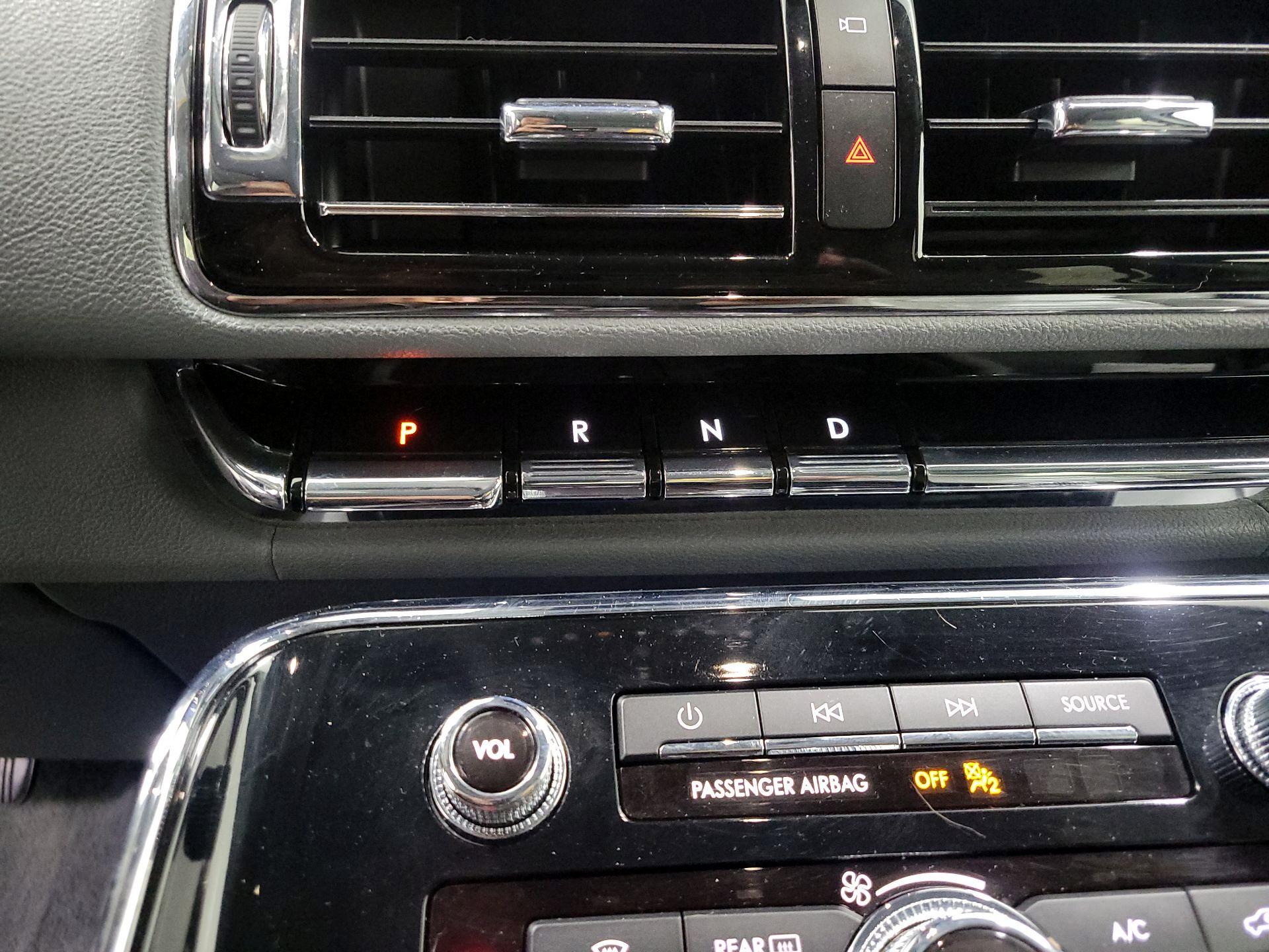 Thumbnail: 2020 Lincoln Navigator - 18