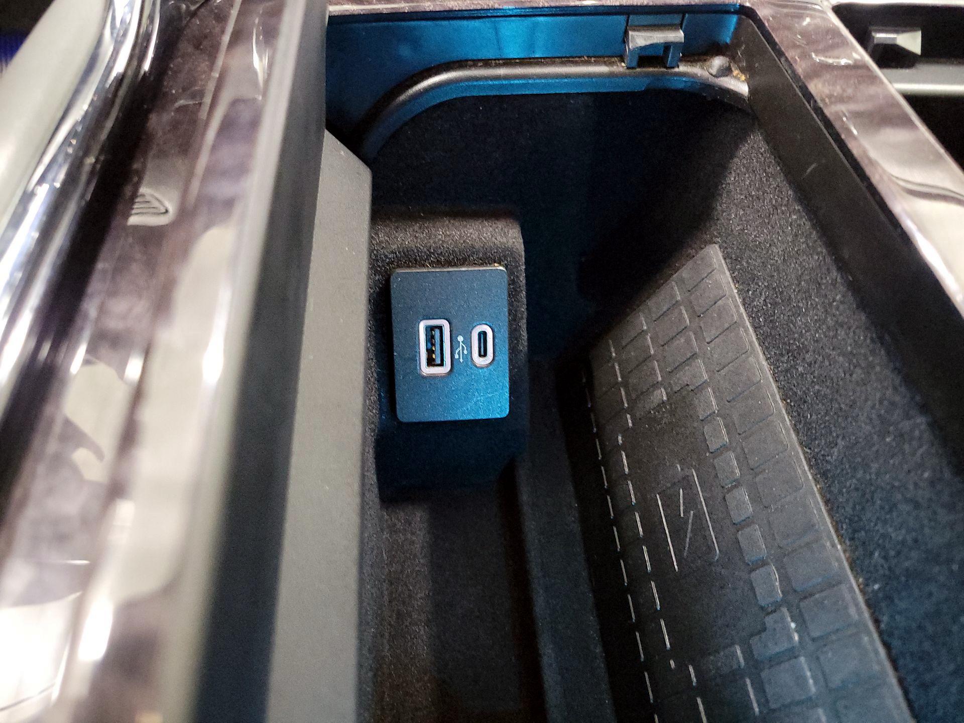 Thumbnail: 2020 Lincoln Navigator - 19