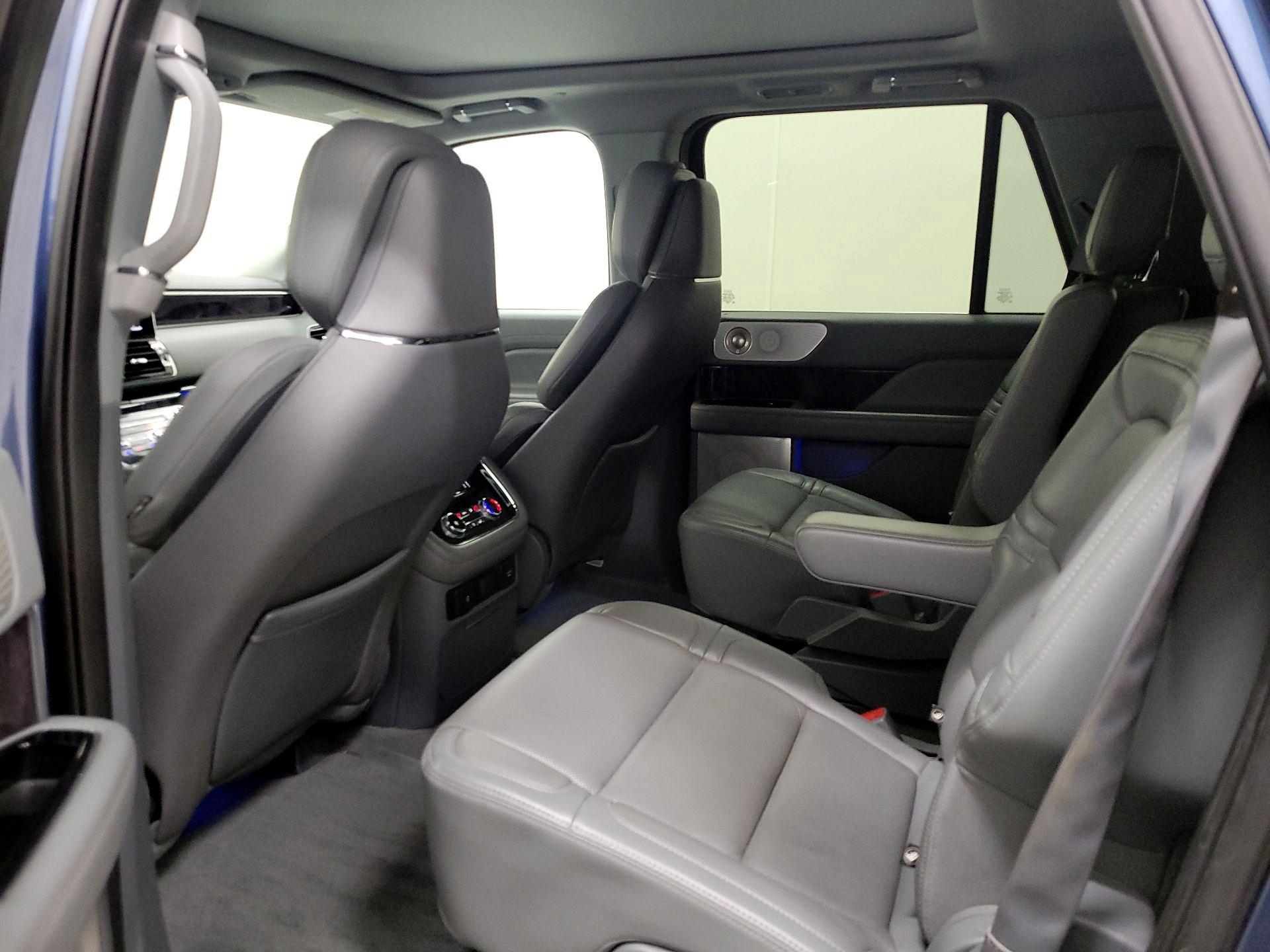 Thumbnail: 2020 Lincoln Navigator - 20