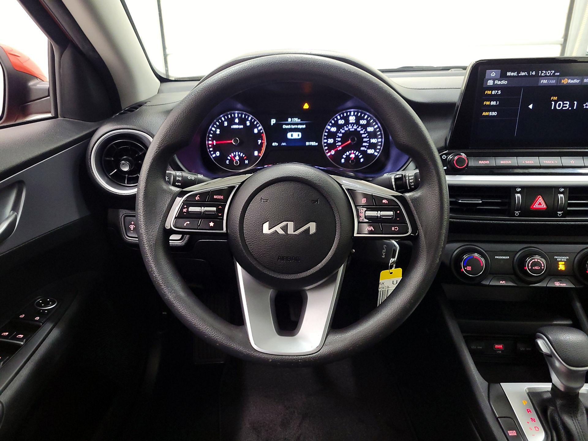 Thumbnail: 2022 Kia Forte - 10