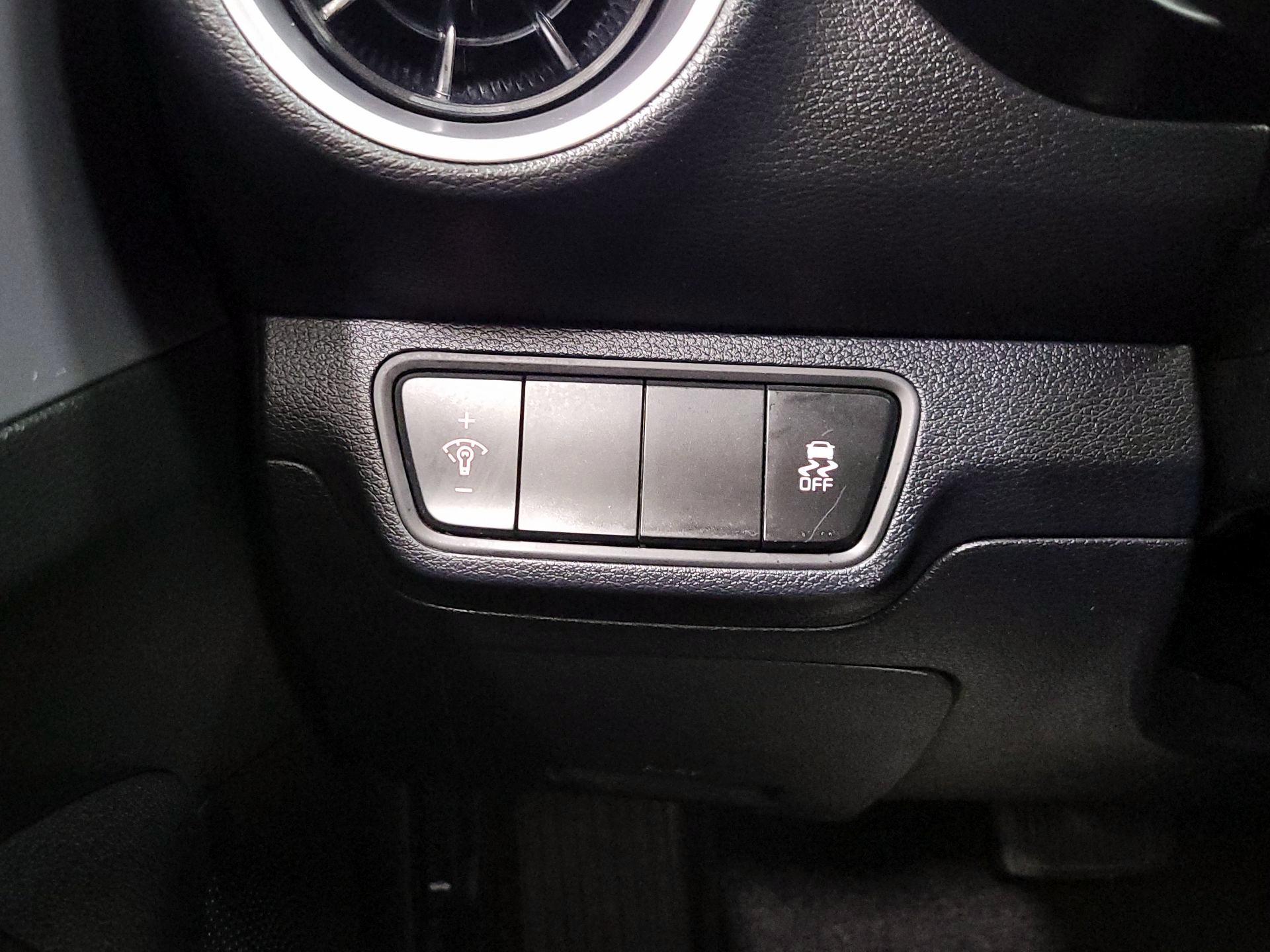 Thumbnail: 2022 Kia Forte - 13