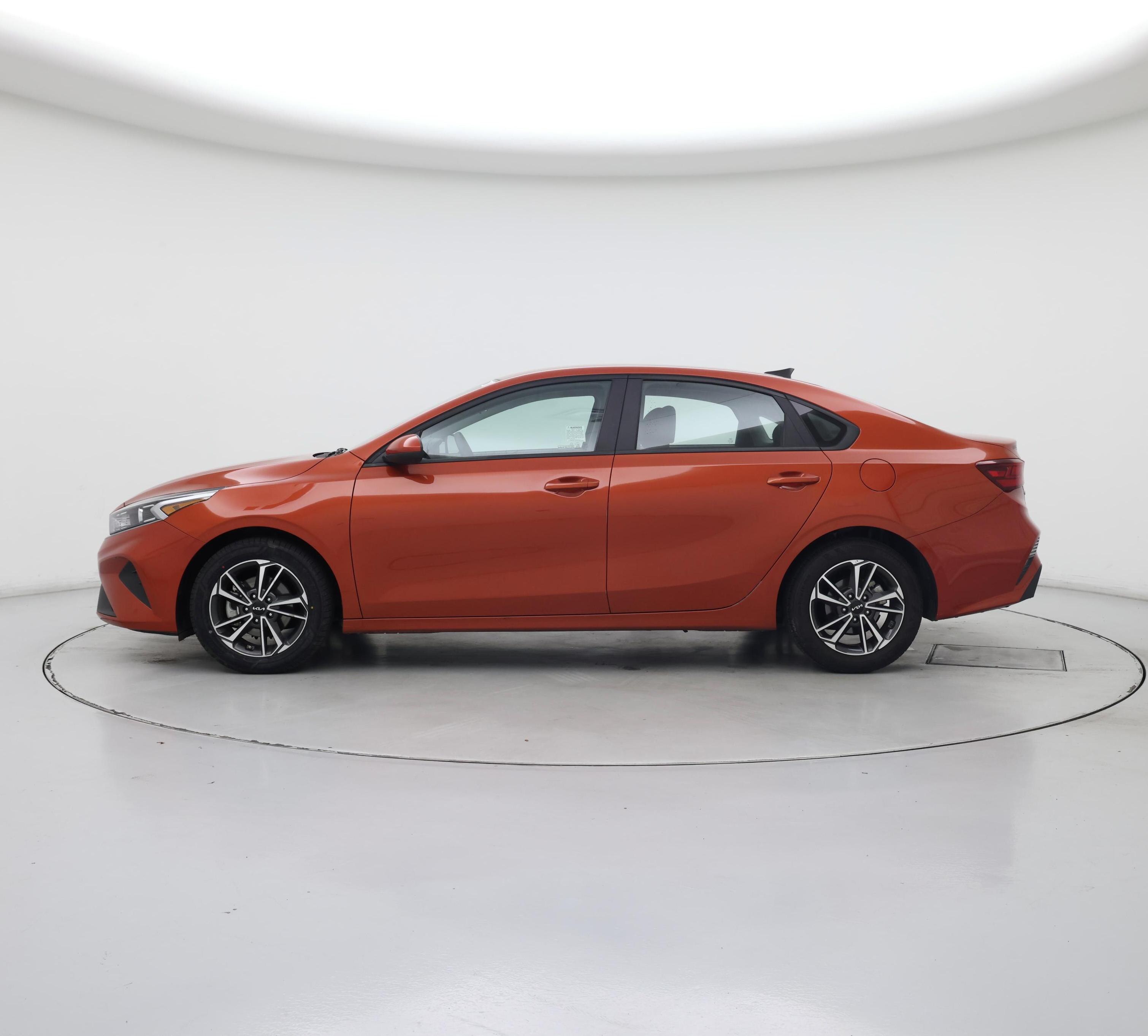 Thumbnail: 2022 Kia Forte - 3