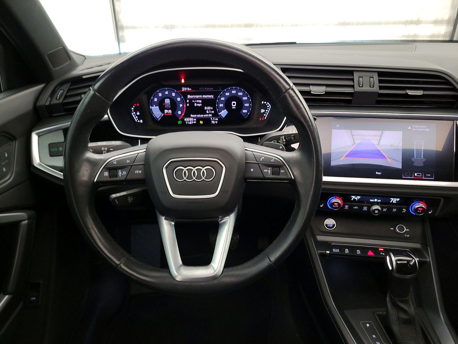 Thumbnail: 2021 Audi Q3 - 10