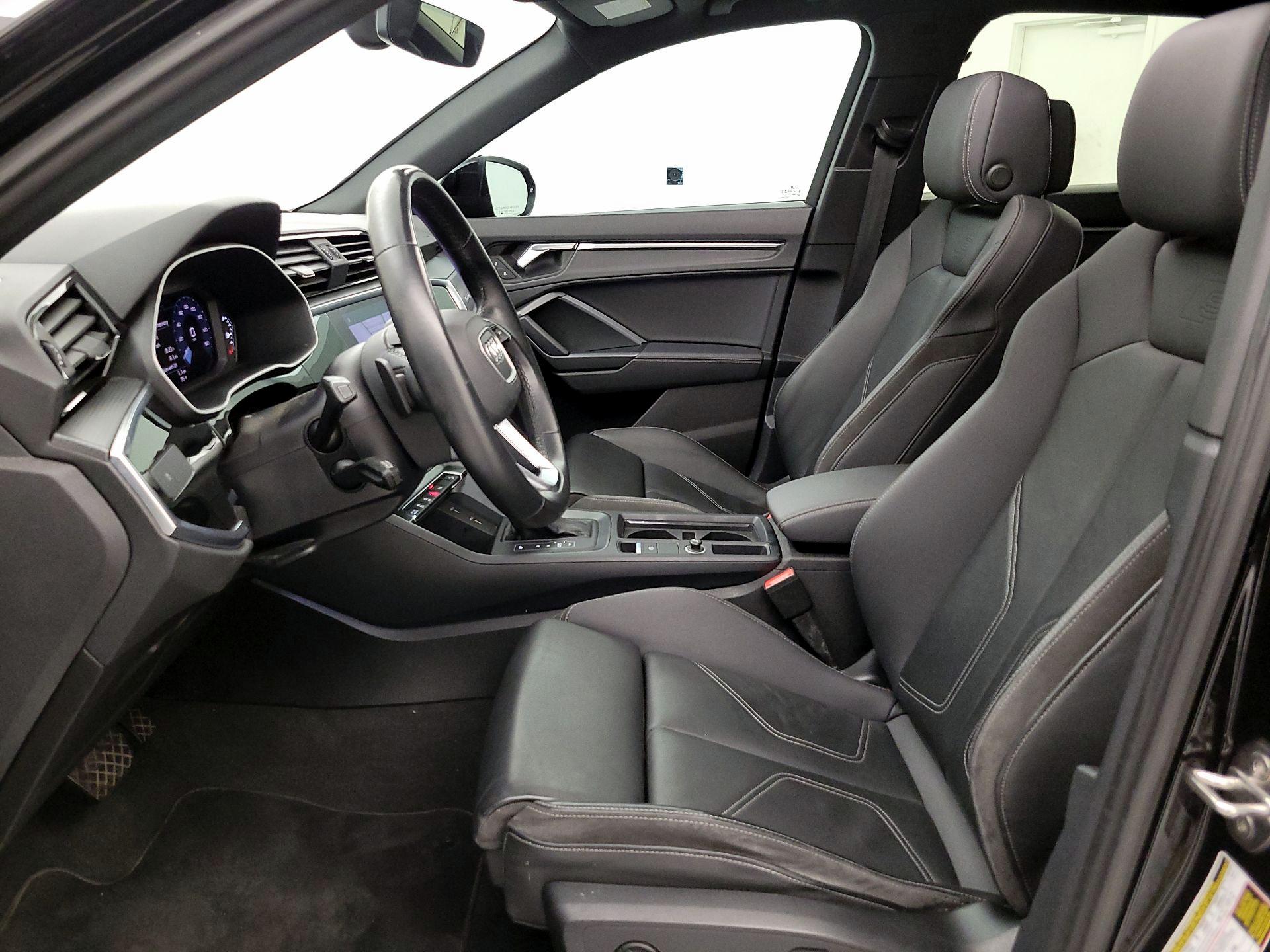 Thumbnail: 2021 Audi Q3 - 11