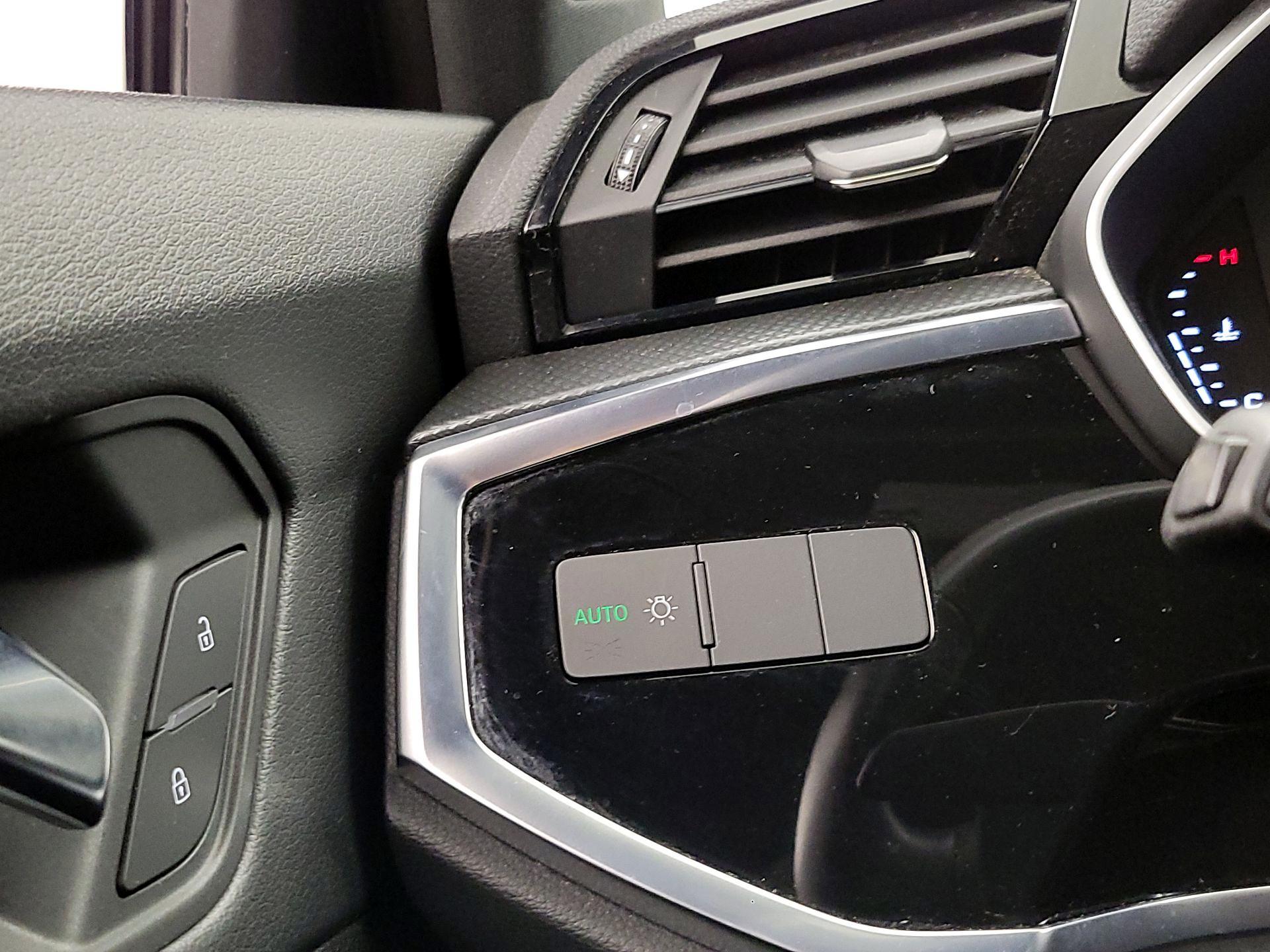 Thumbnail: 2021 Audi Q3 - 13