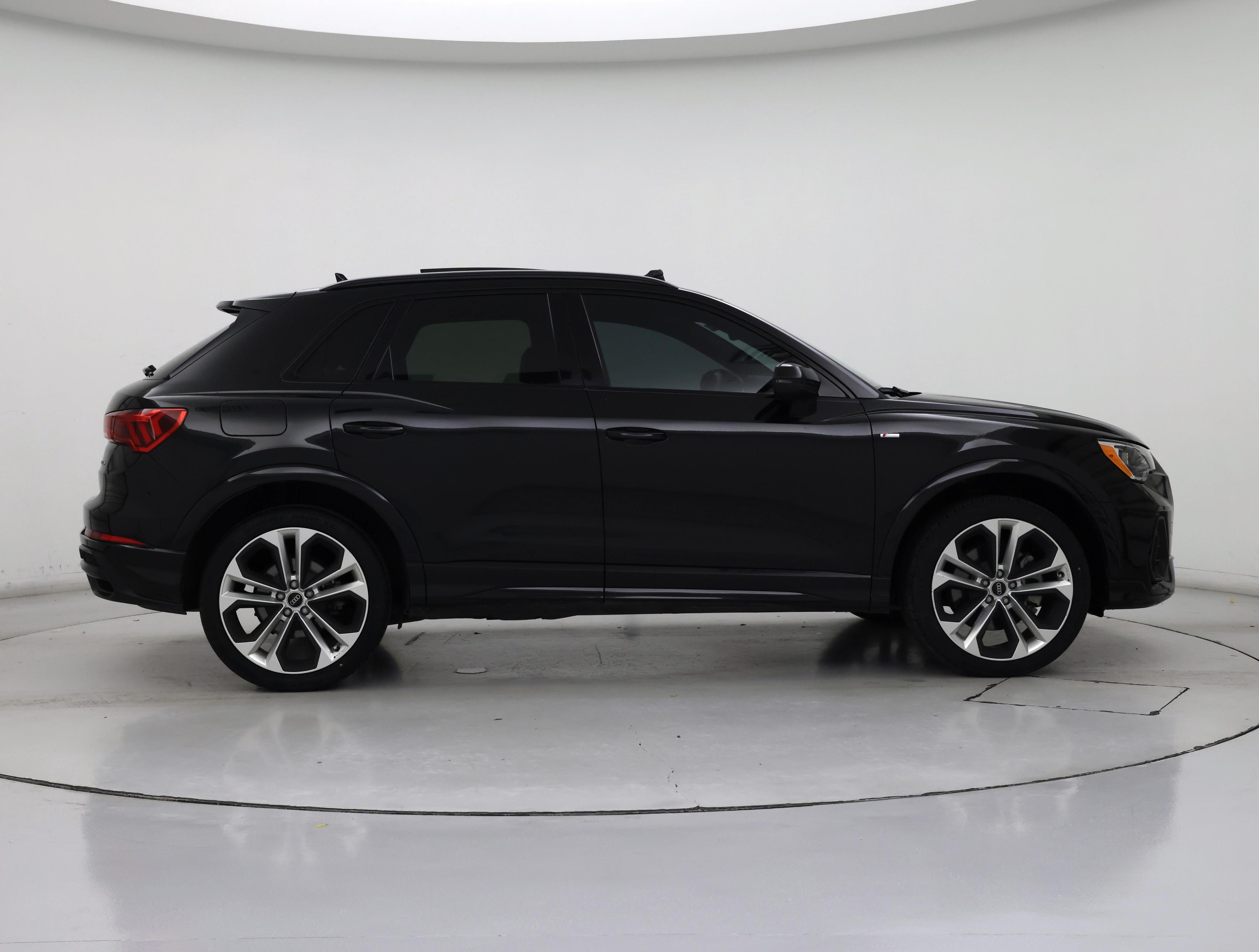 Thumbnail: 2021 Audi Q3 - 7