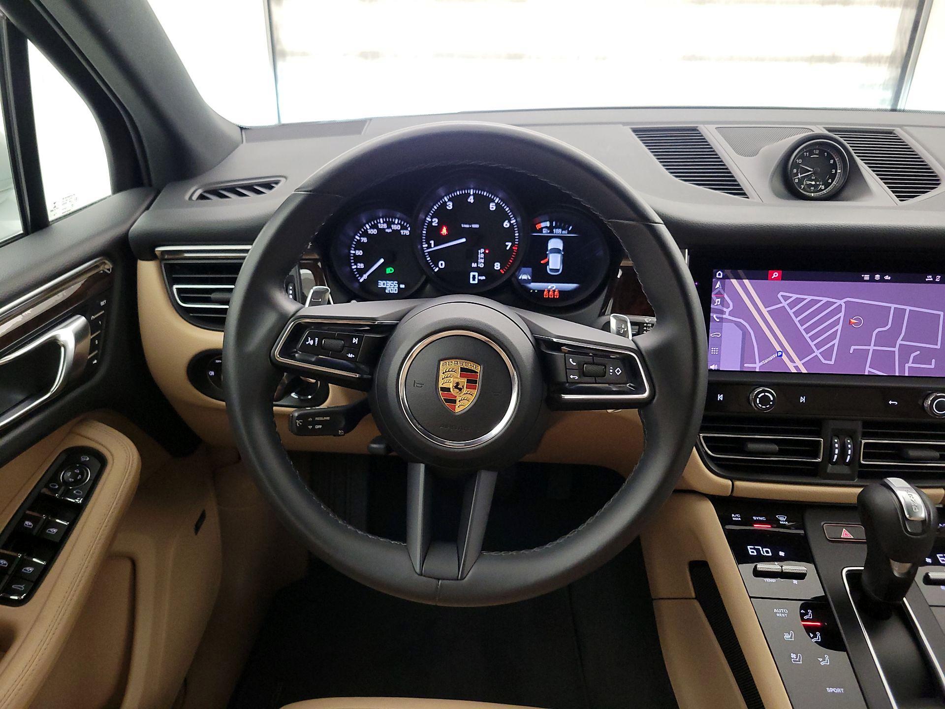 Thumbnail: 2022 Porsche Macan - 10