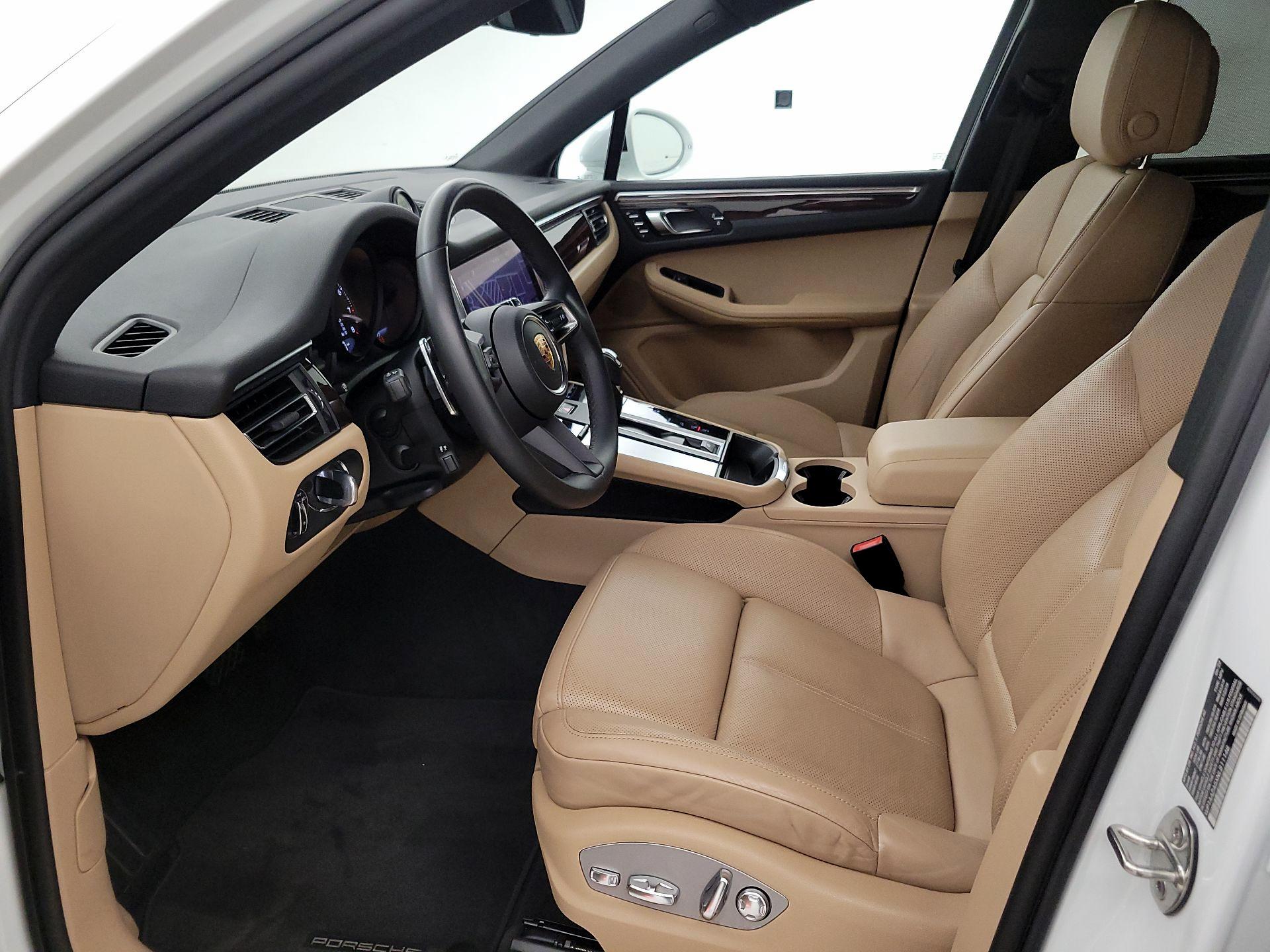 Thumbnail: 2022 Porsche Macan - 11