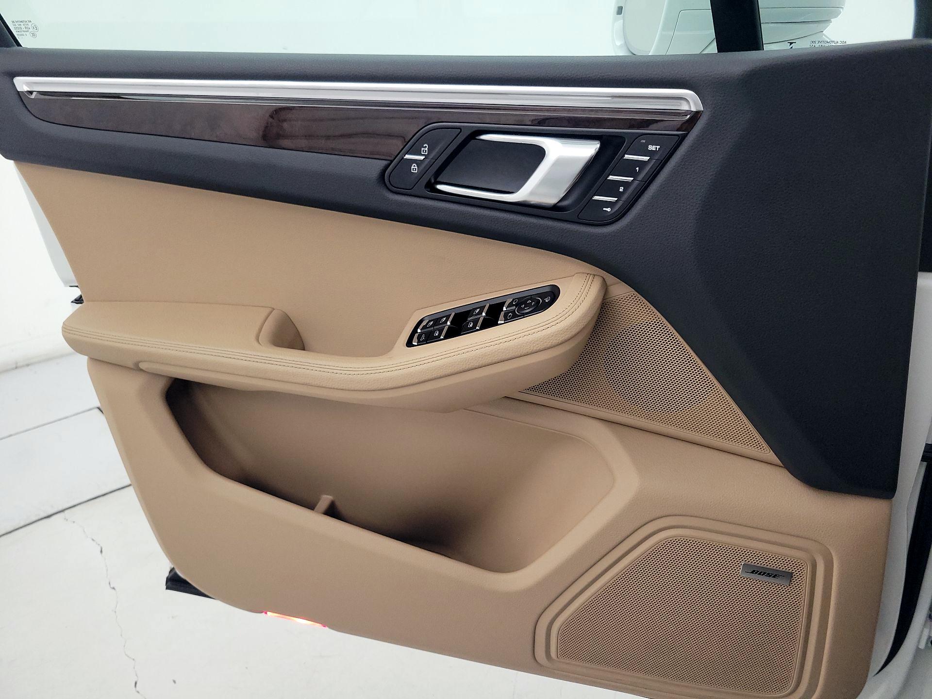 Thumbnail: 2022 Porsche Macan - 12