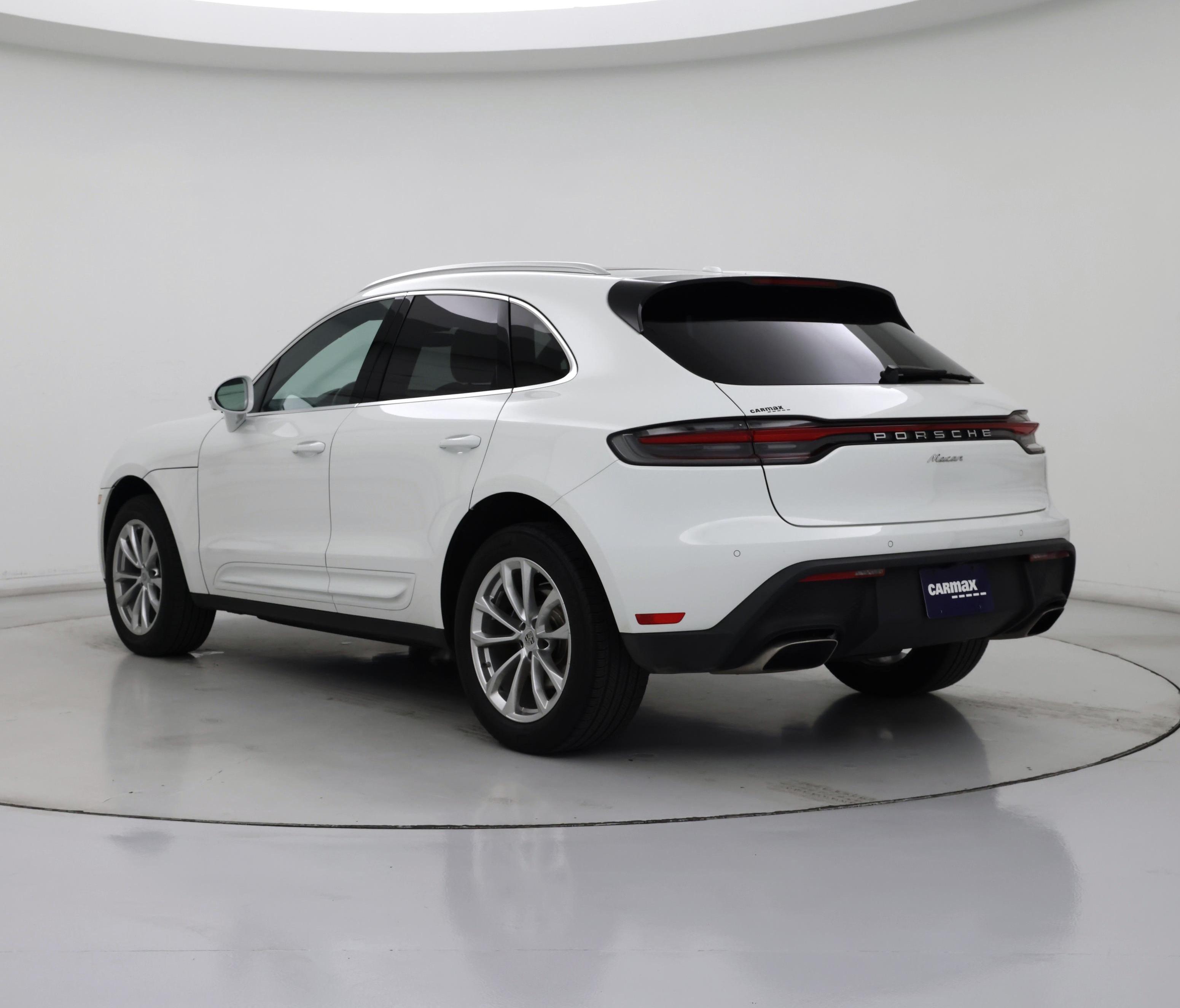 Thumbnail: 2022 Porsche Macan - 2