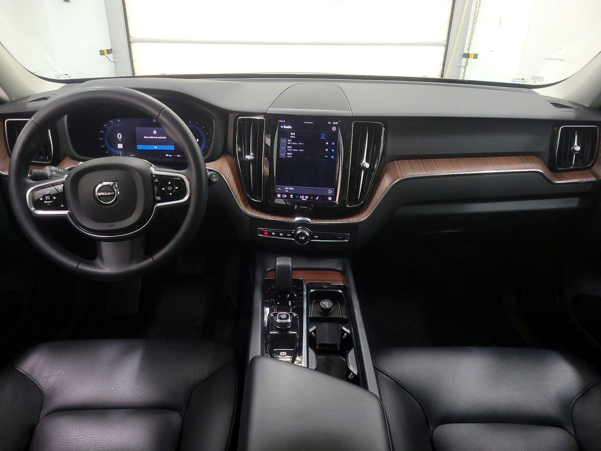 Thumbnail: 2023 Volvo XC60 - 9