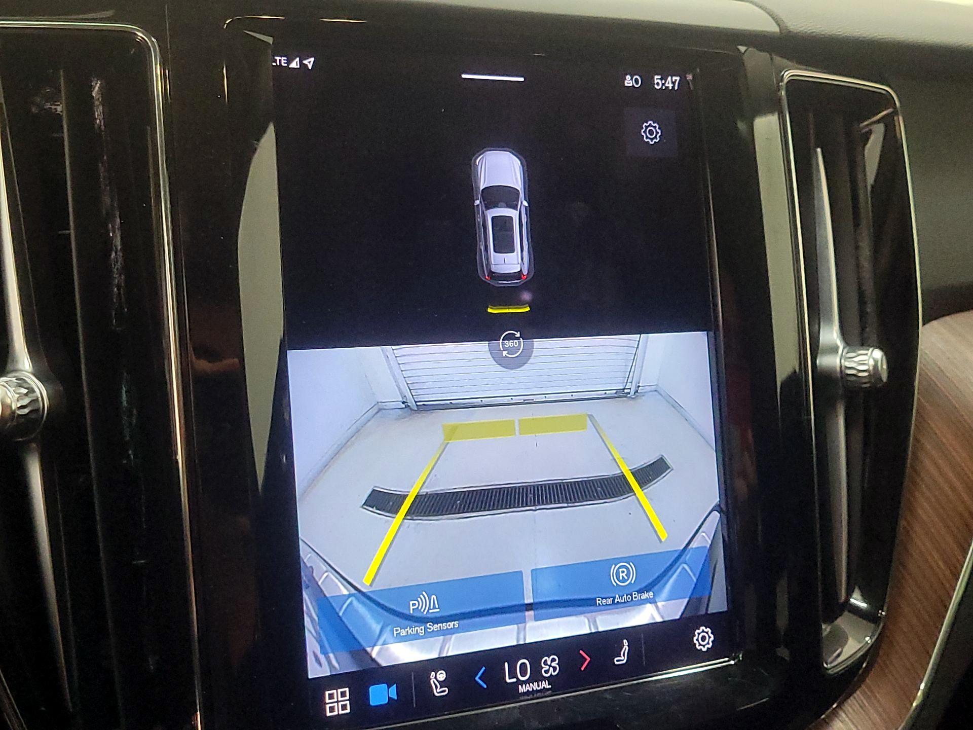 Thumbnail: 2023 Volvo XC60 - 14