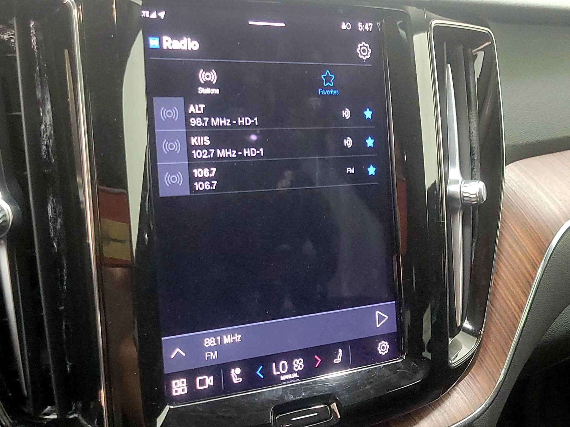 Thumbnail: 2023 Volvo XC60 - 15