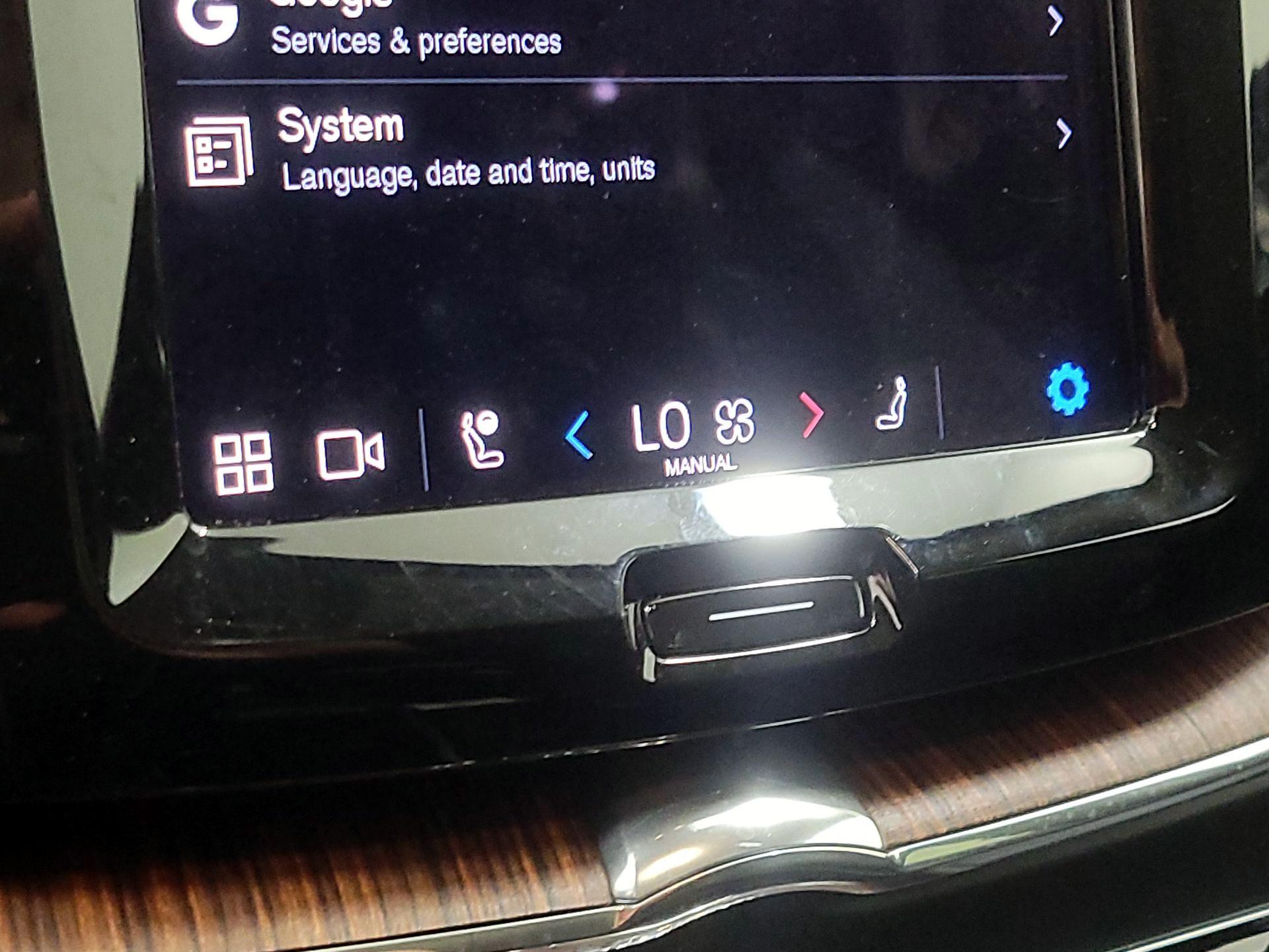 Thumbnail: 2023 Volvo XC60 - 16