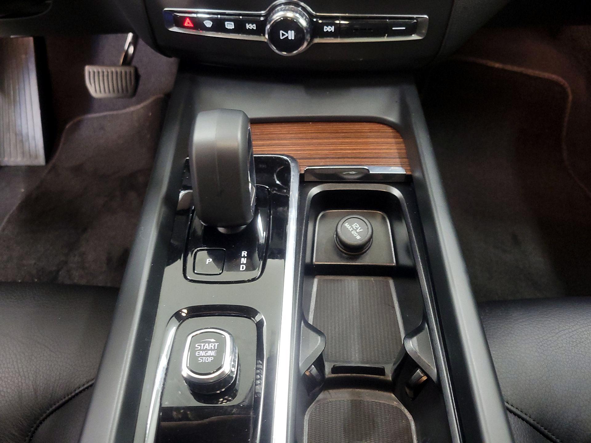 Thumbnail: 2023 Volvo XC60 - 17