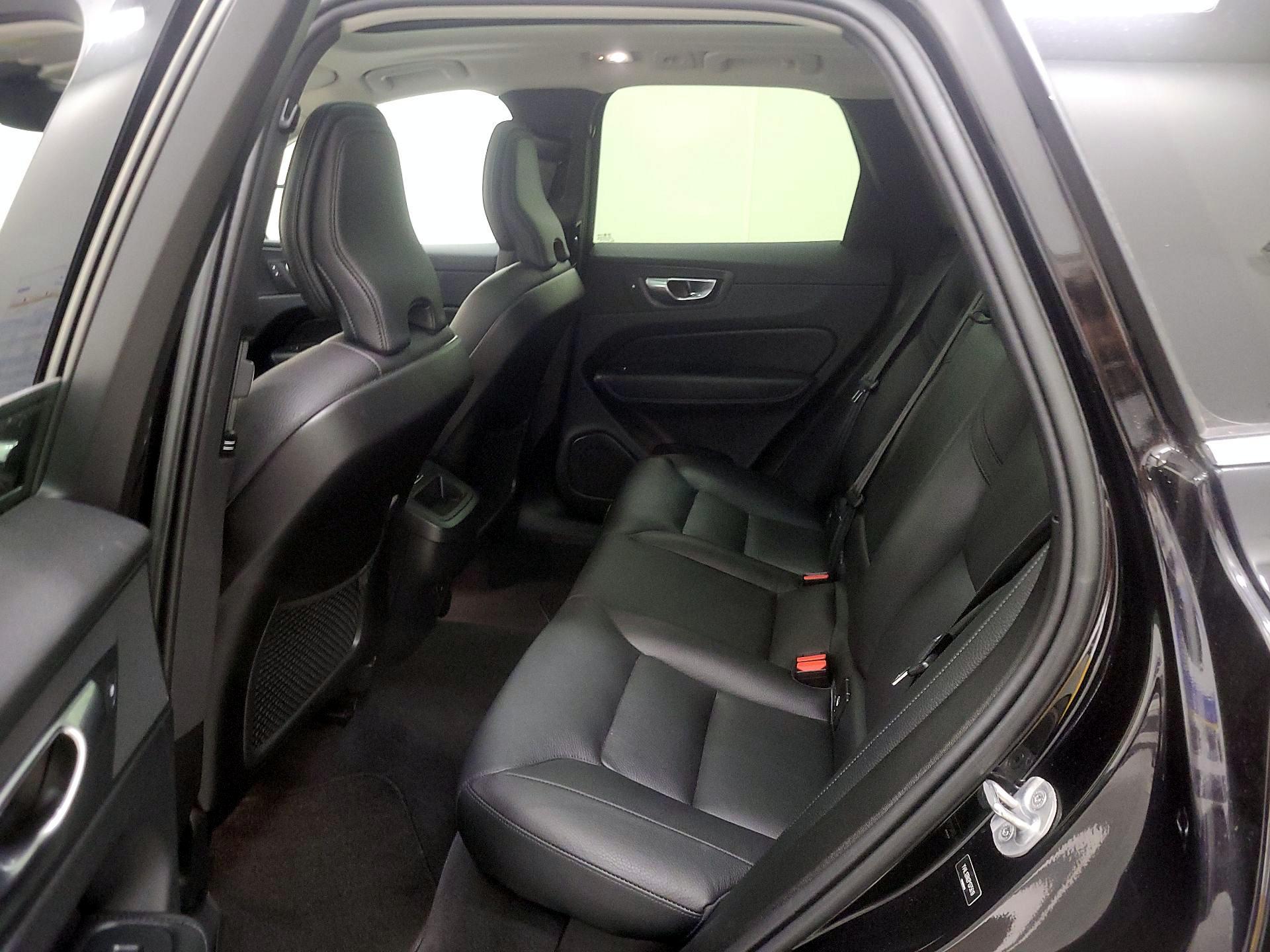 Thumbnail: 2023 Volvo XC60 - 20