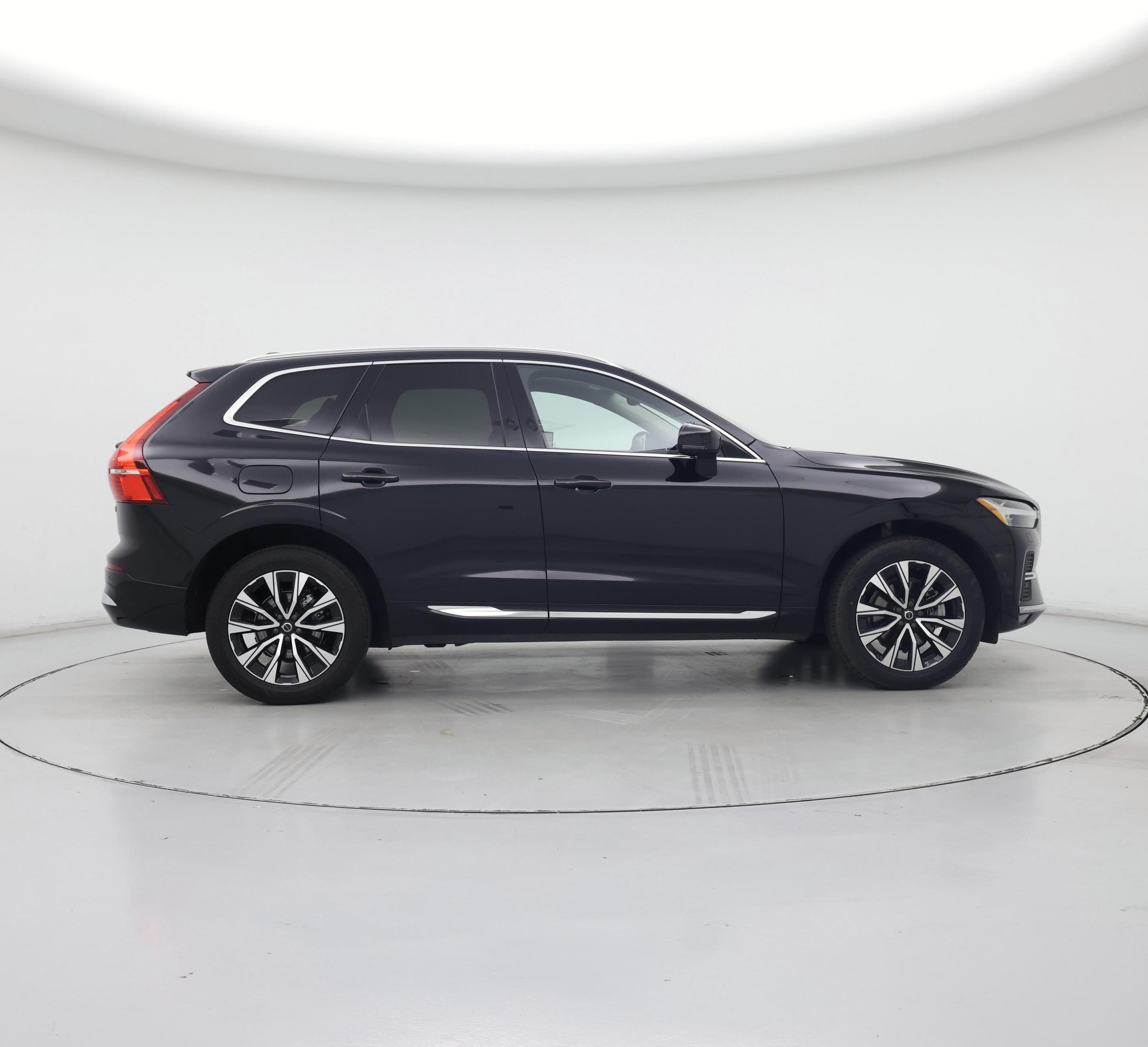Thumbnail: 2023 Volvo XC60 - 7