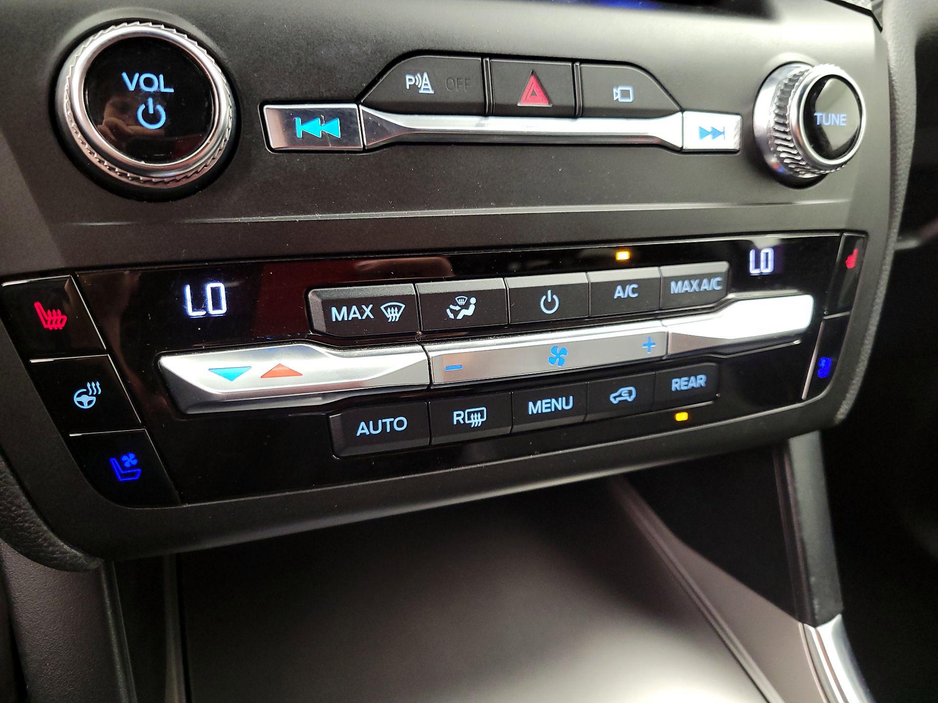 Thumbnail: 2020 Ford Explorer - 17