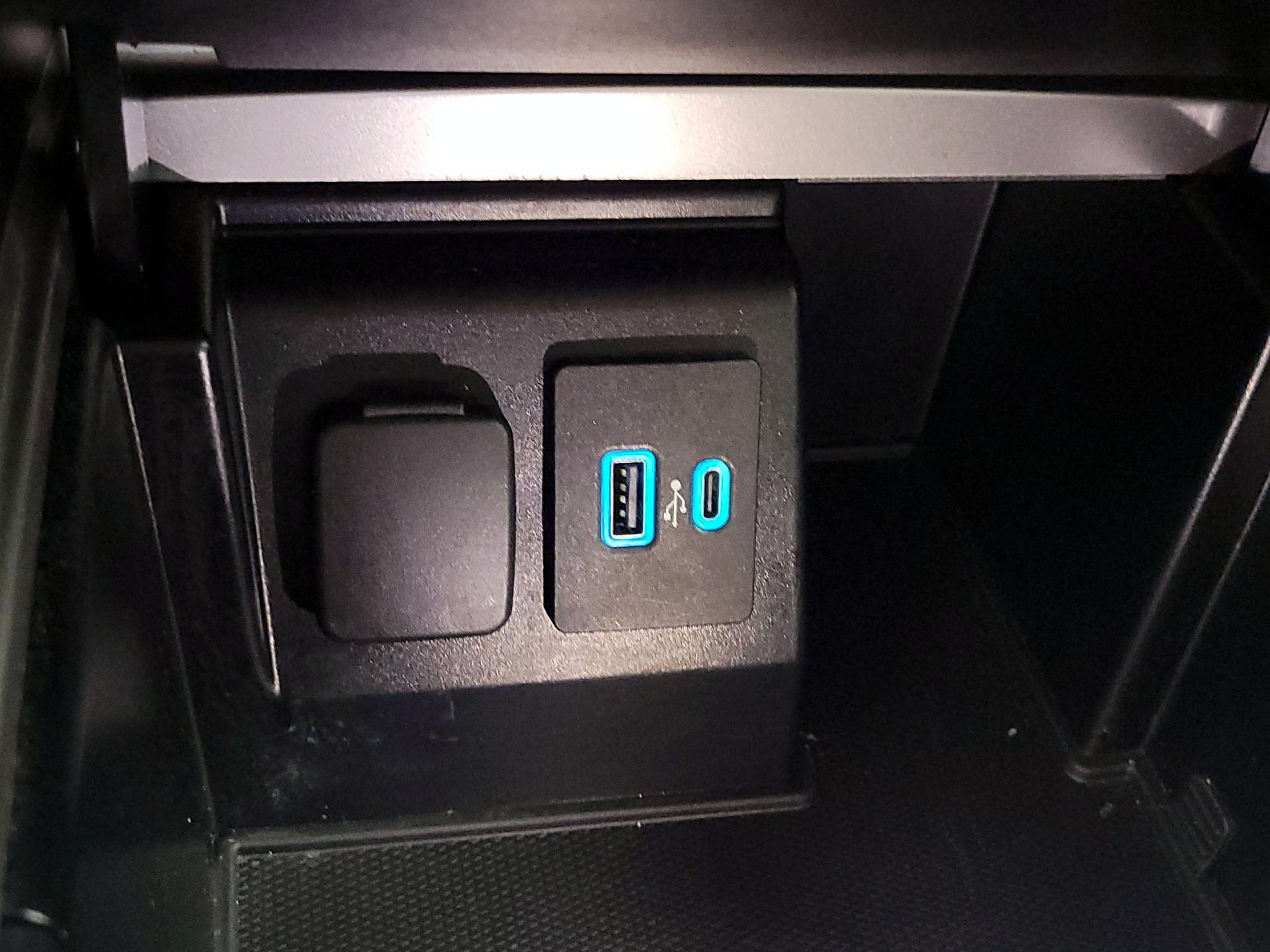 Thumbnail: 2020 Ford Explorer - 19