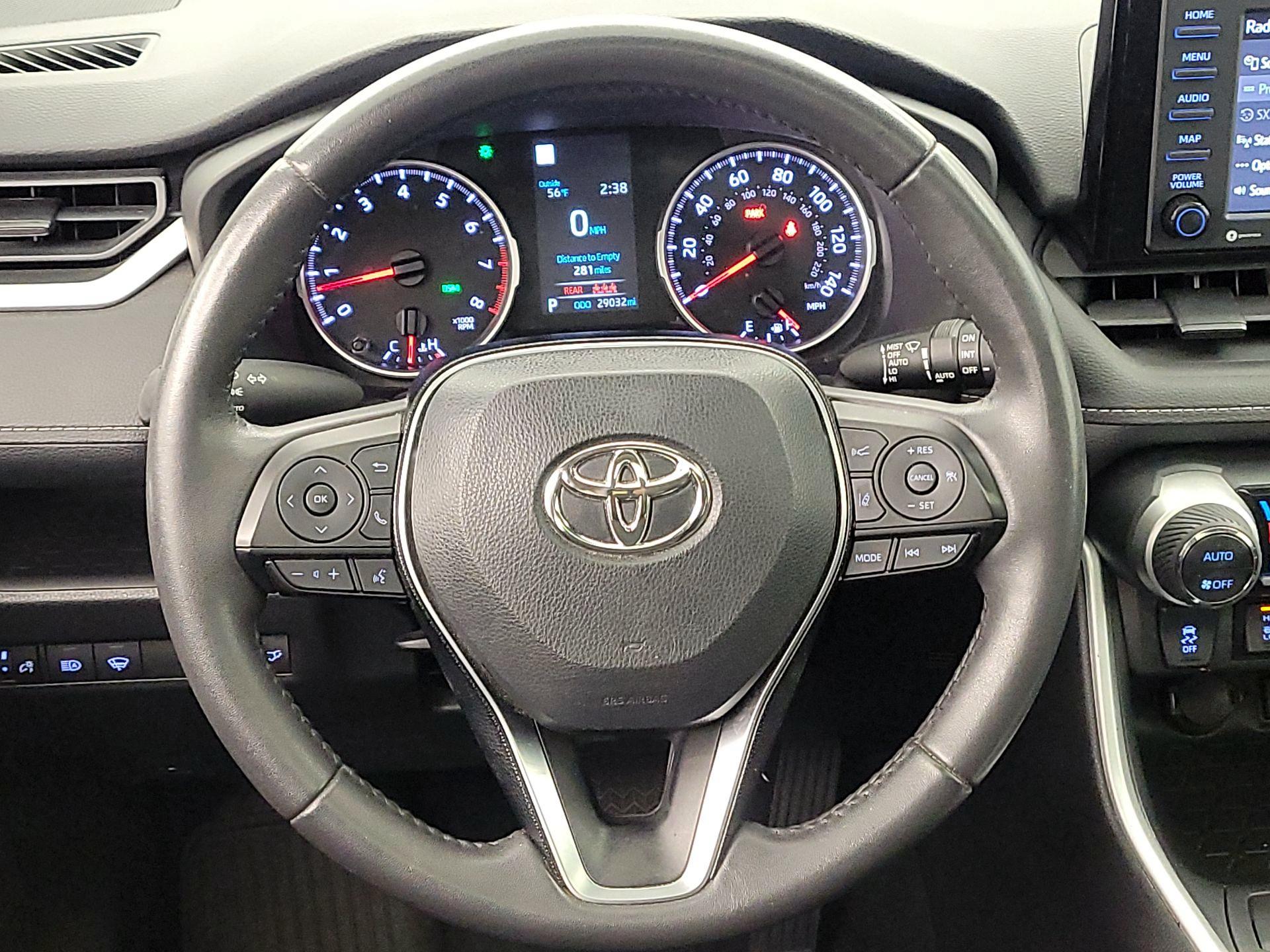 Thumbnail: 2022 Toyota RAV4 - 10