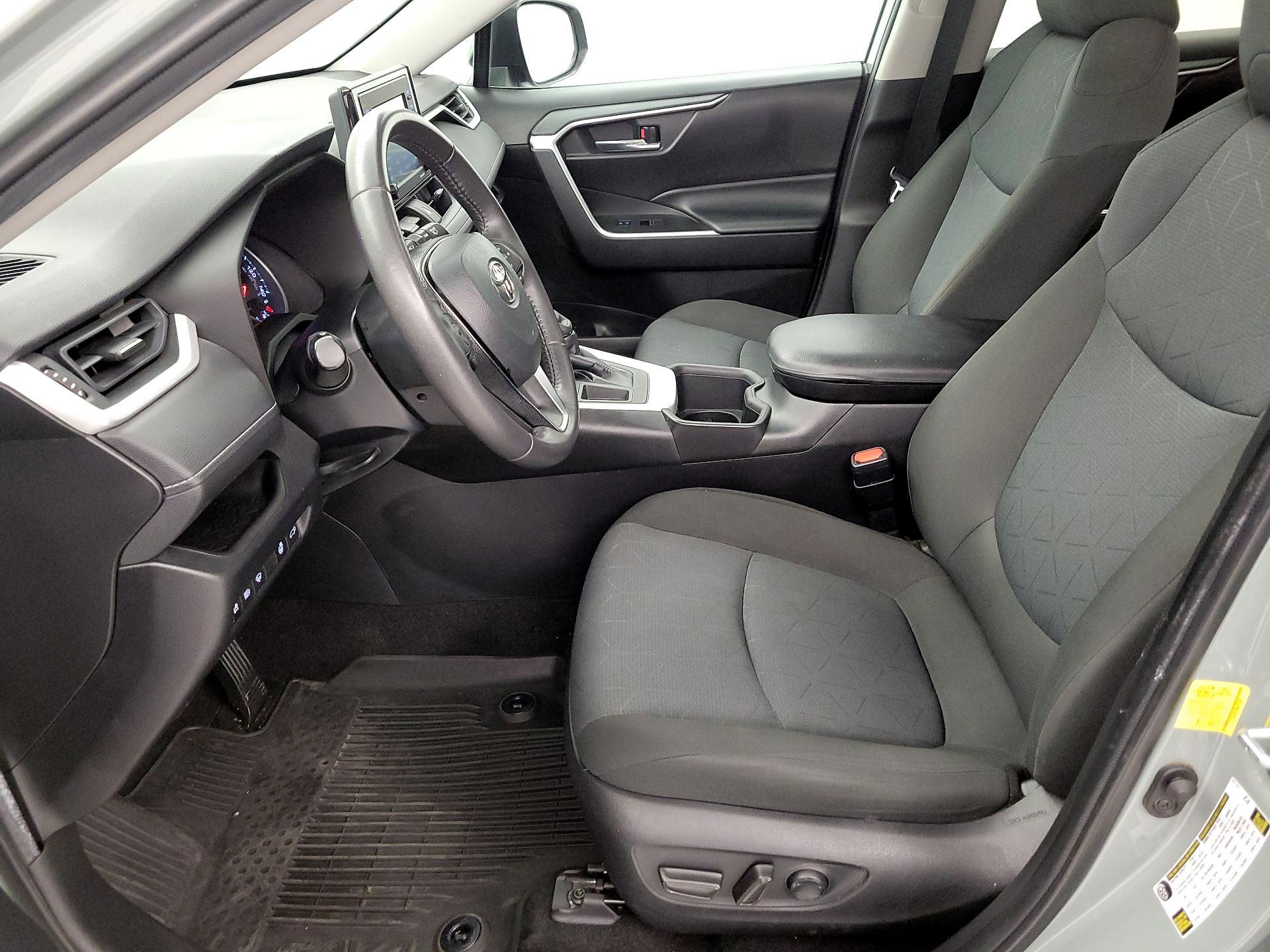 Thumbnail: 2022 Toyota RAV4 - 11