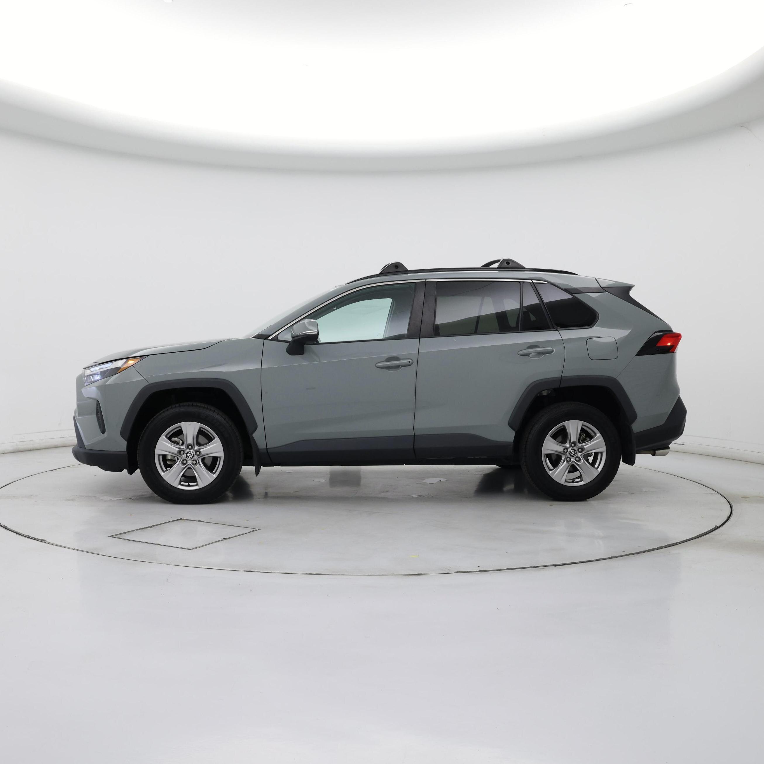 Thumbnail: 2022 Toyota RAV4 - 3
