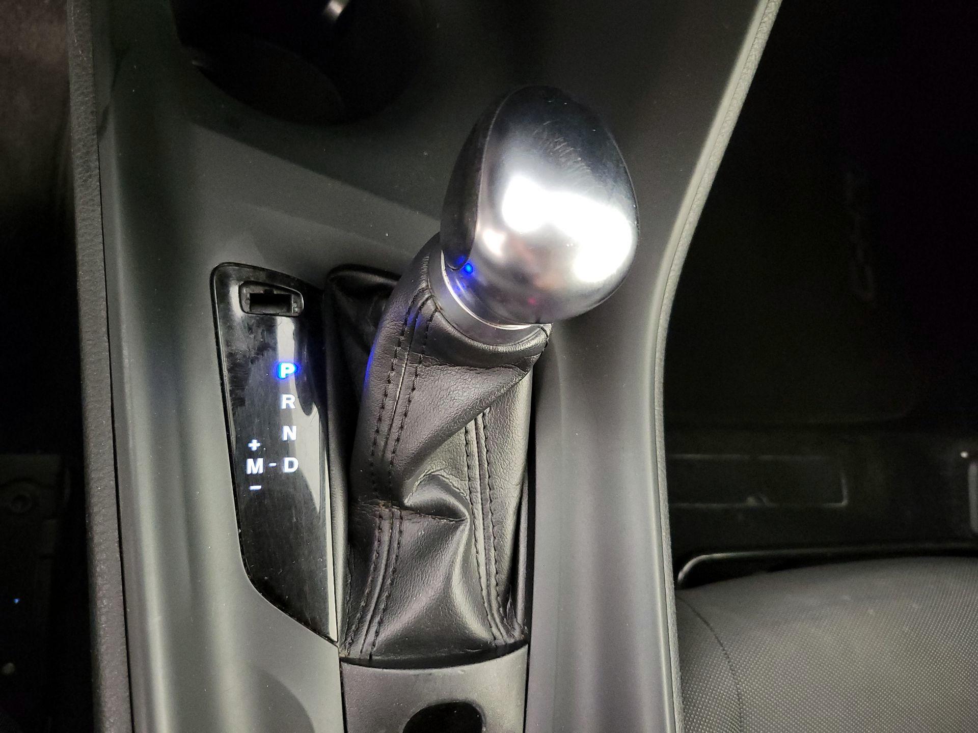 Thumbnail: 2021 Toyota C-HR - 17