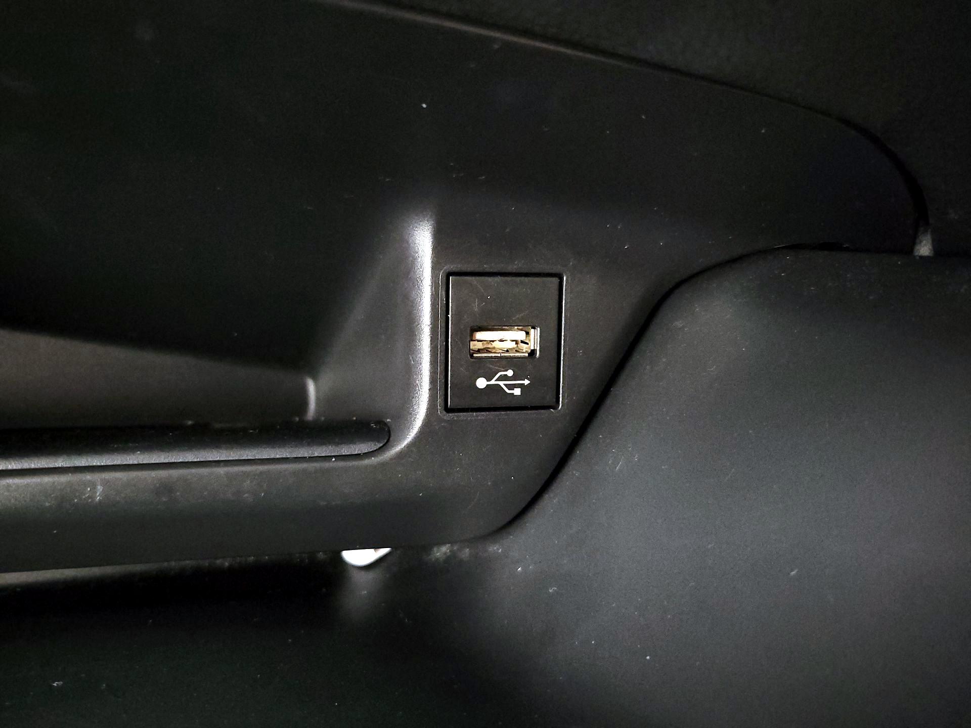 Thumbnail: 2021 Toyota C-HR - 18