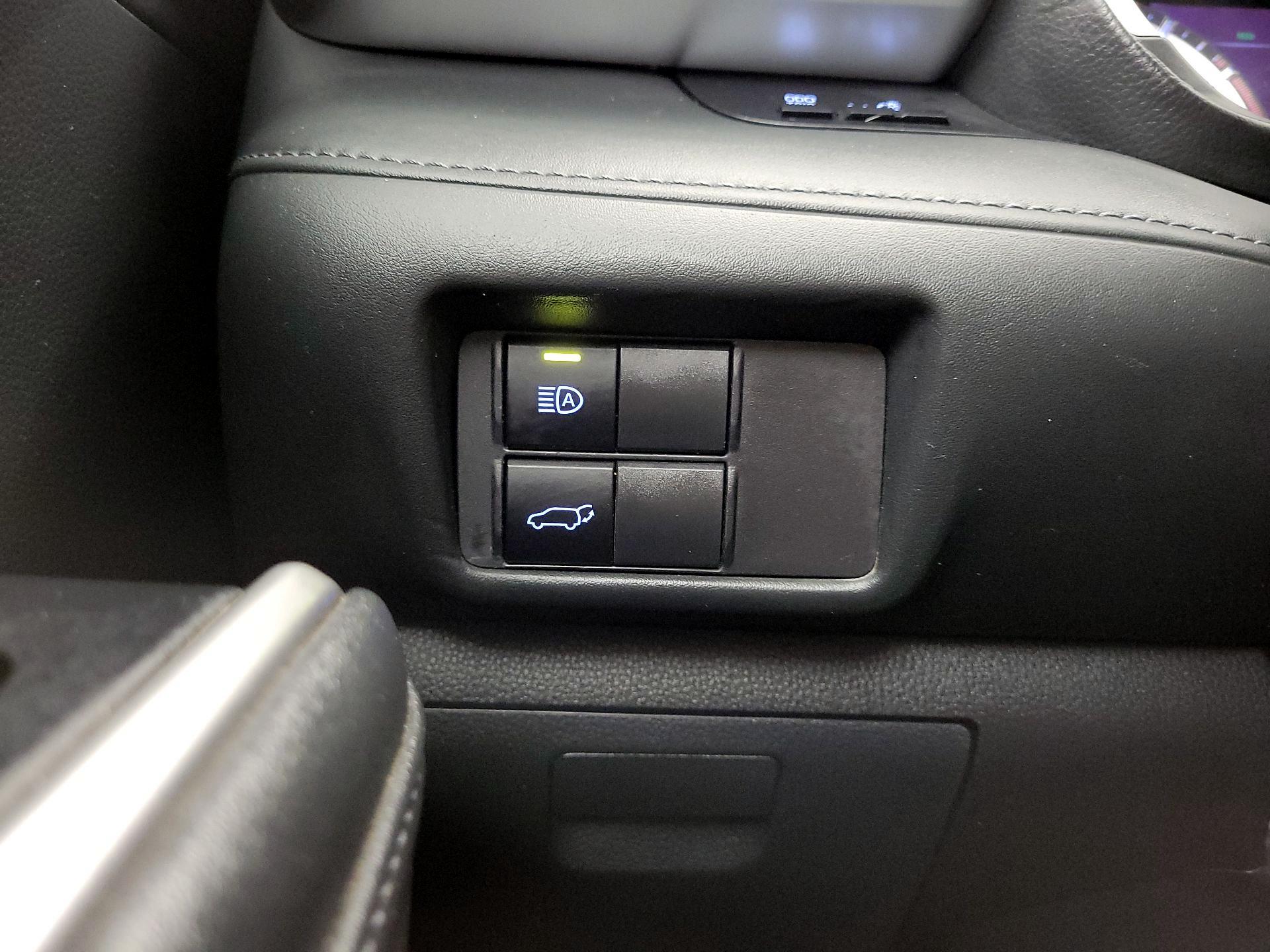 Thumbnail: 2022 Toyota Highlander - 13