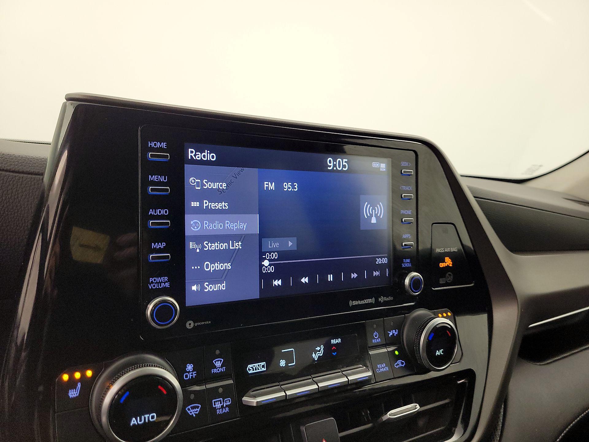 Thumbnail: 2022 Toyota Highlander - 16