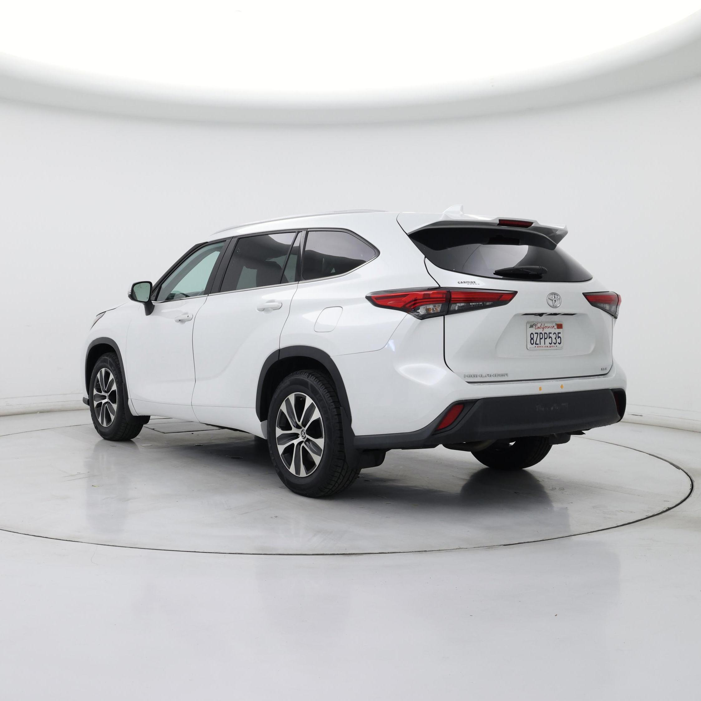 Thumbnail: 2022 Toyota Highlander - 2