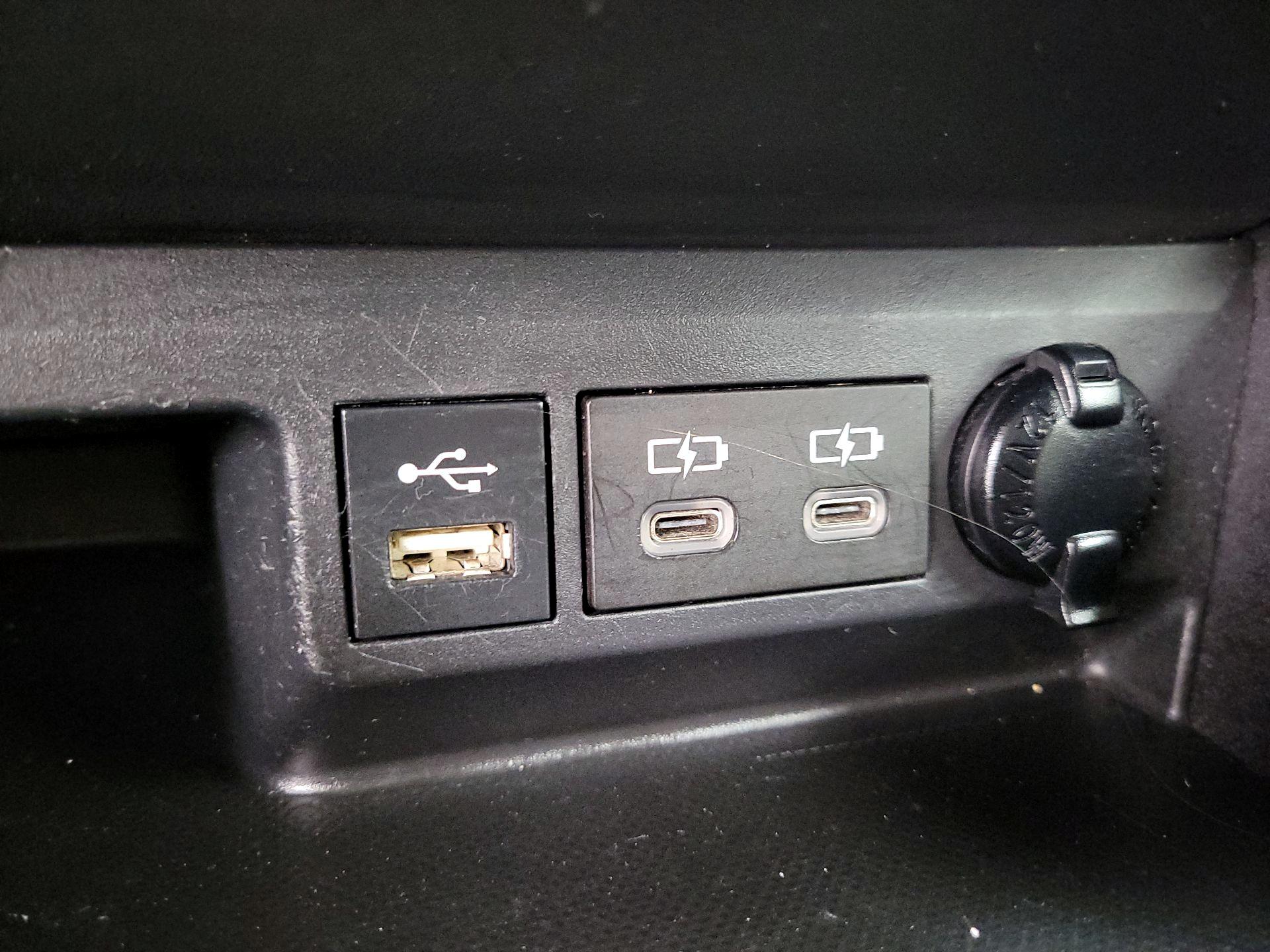 Thumbnail: 2022 Toyota Highlander - 19