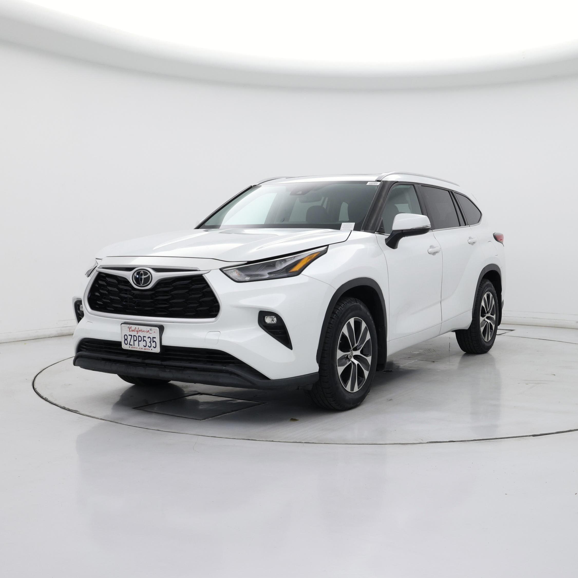 Thumbnail: 2022 Toyota Highlander - 4