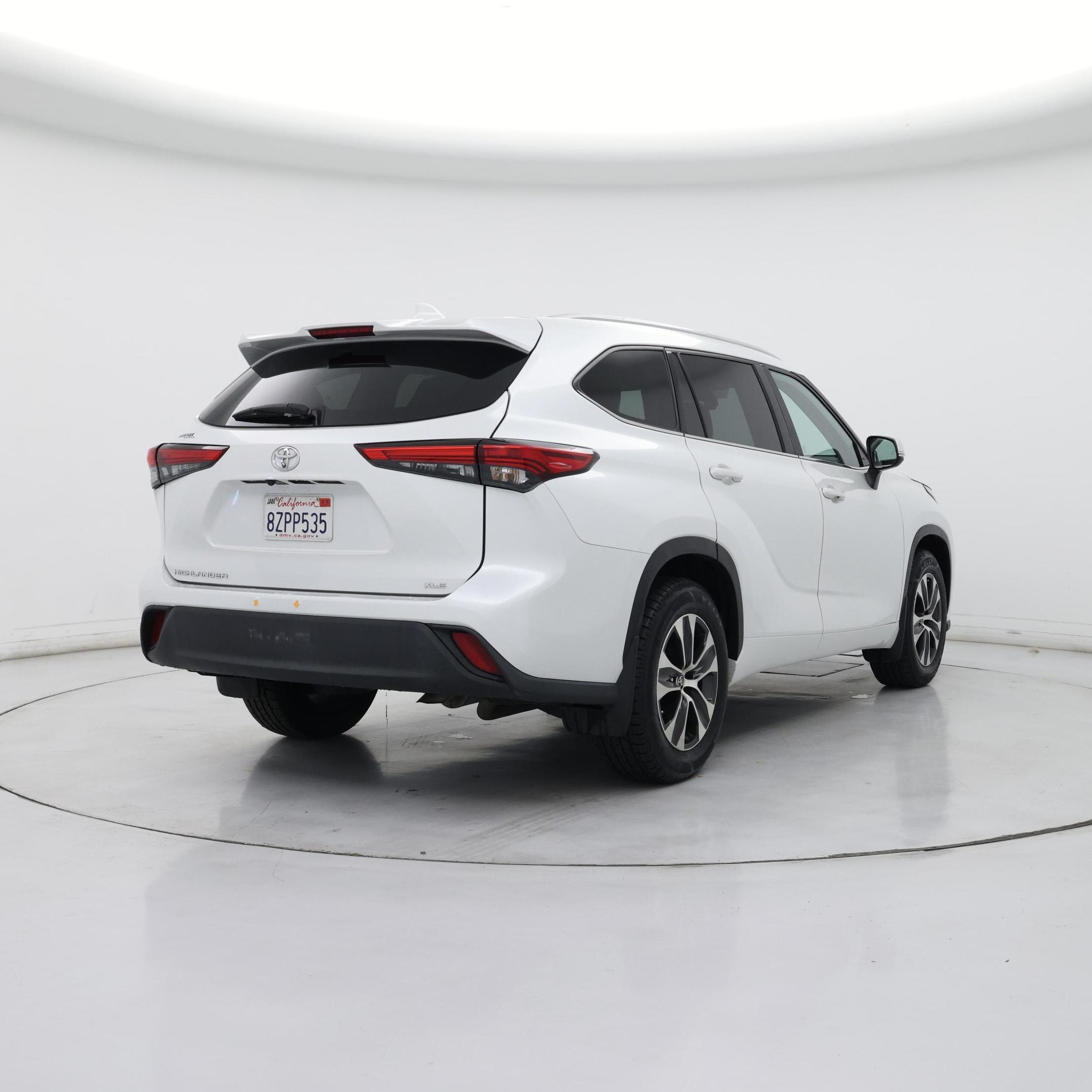 Thumbnail: 2022 Toyota Highlander - 8