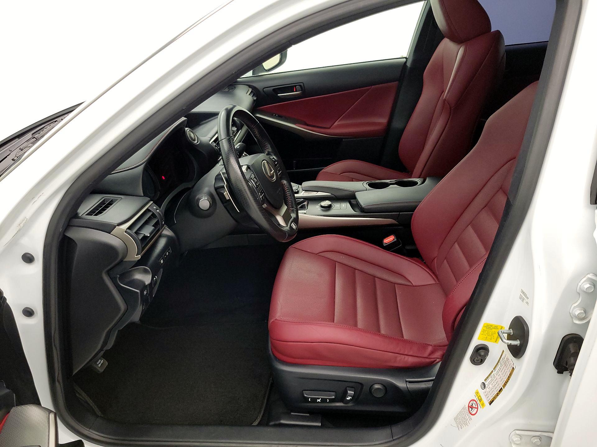 Thumbnail: 2017 Lexus IS - 11