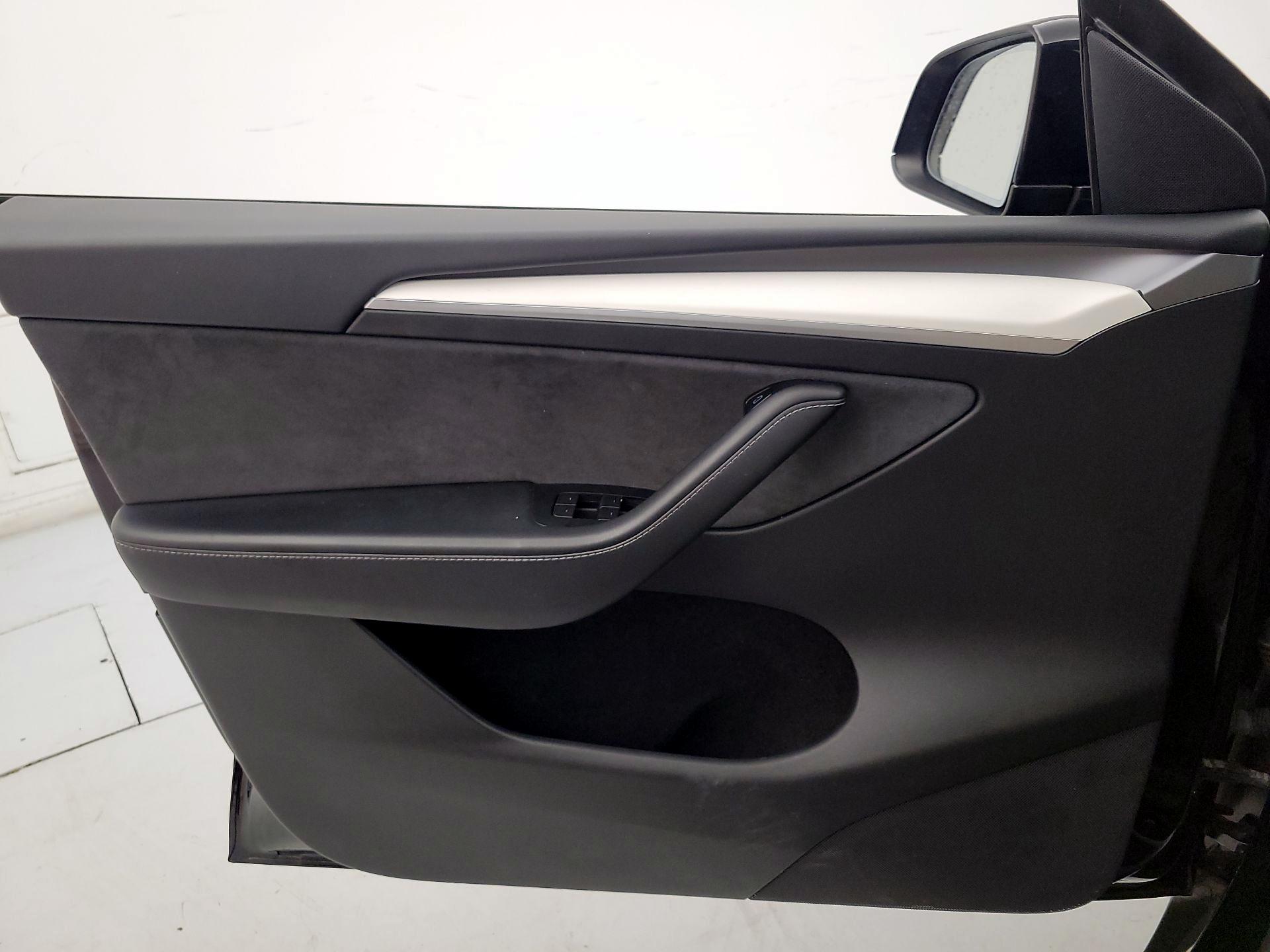 Thumbnail: 2022 Tesla Model Y - 12