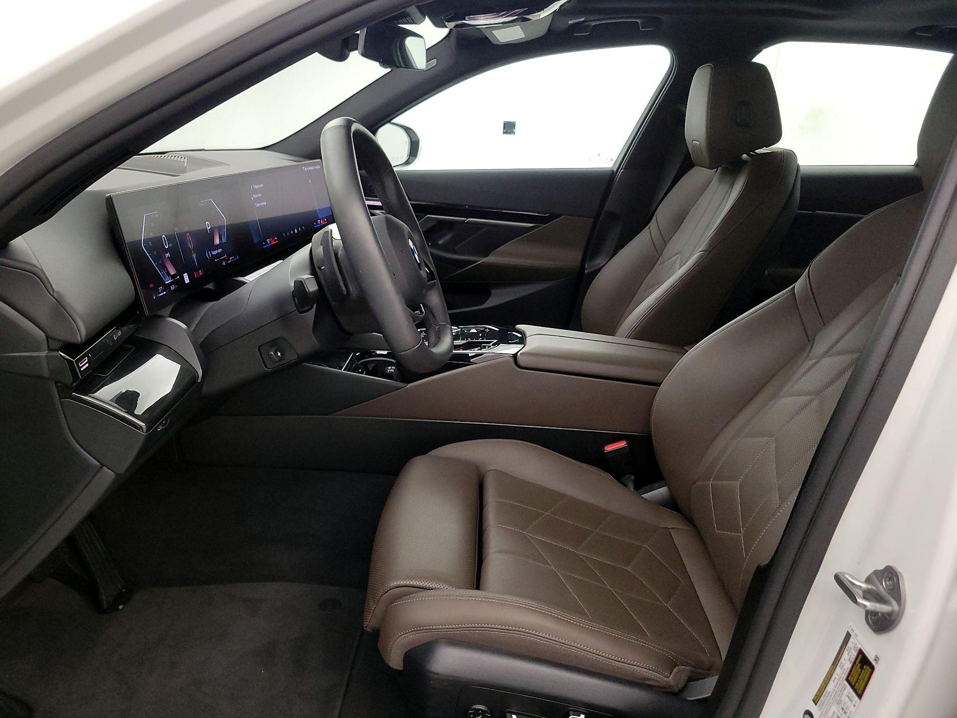 Thumbnail: 2024 BMW 5 Series - 11