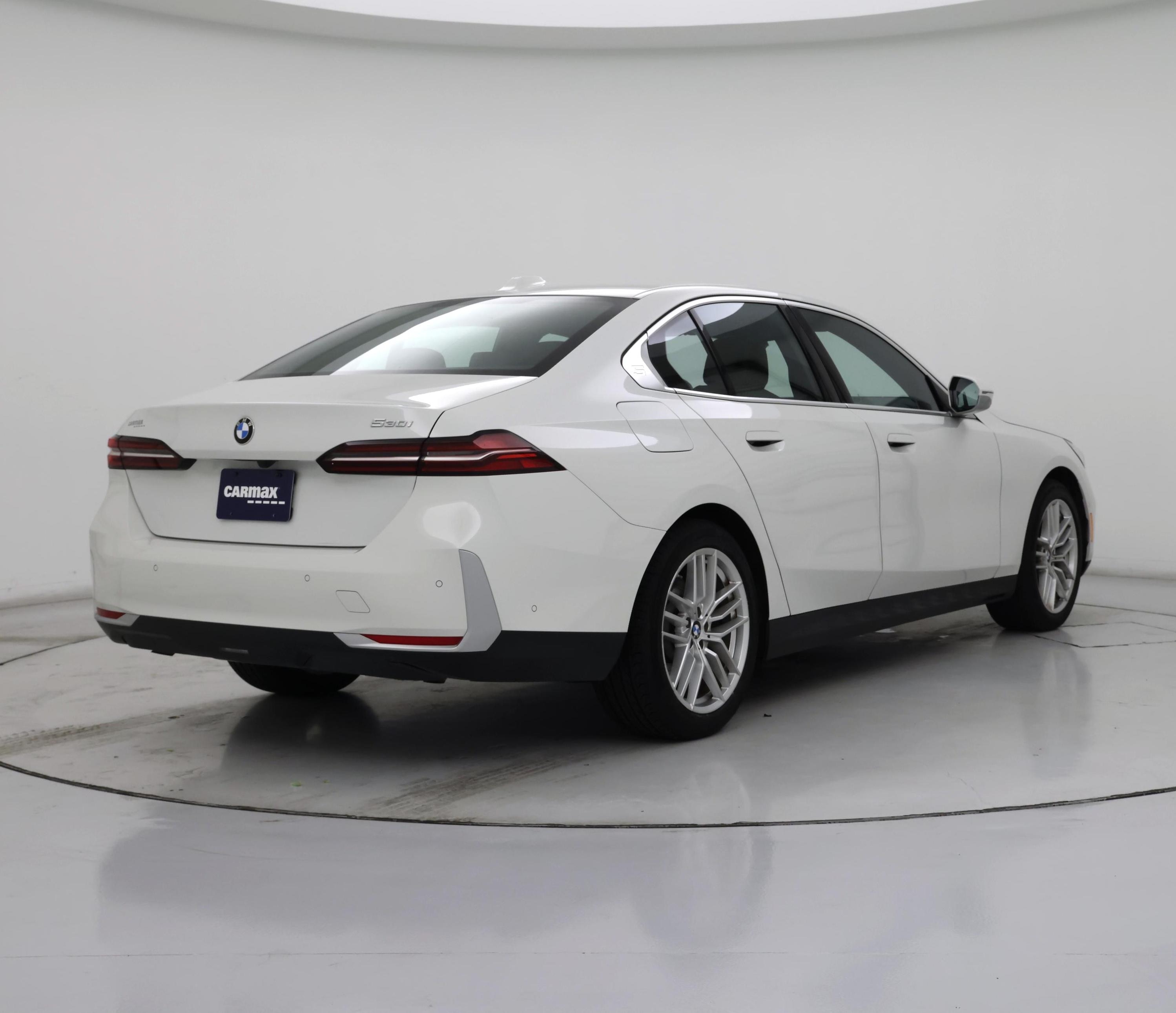 Thumbnail: 2024 BMW 5 Series - 8